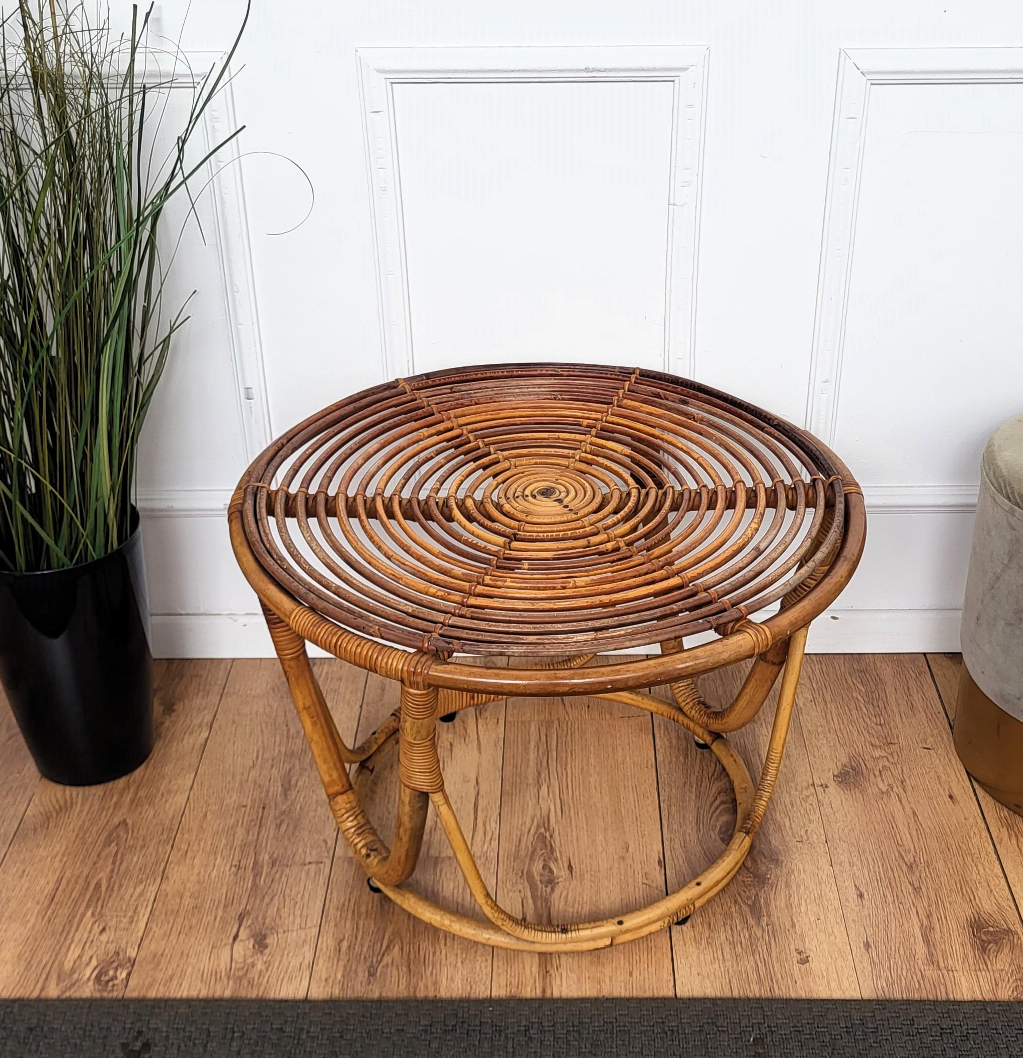Organic Modern 1960s Italian Bamboo Rattan Bohemian French Riviera Round Coffee or Accent Table For Sale