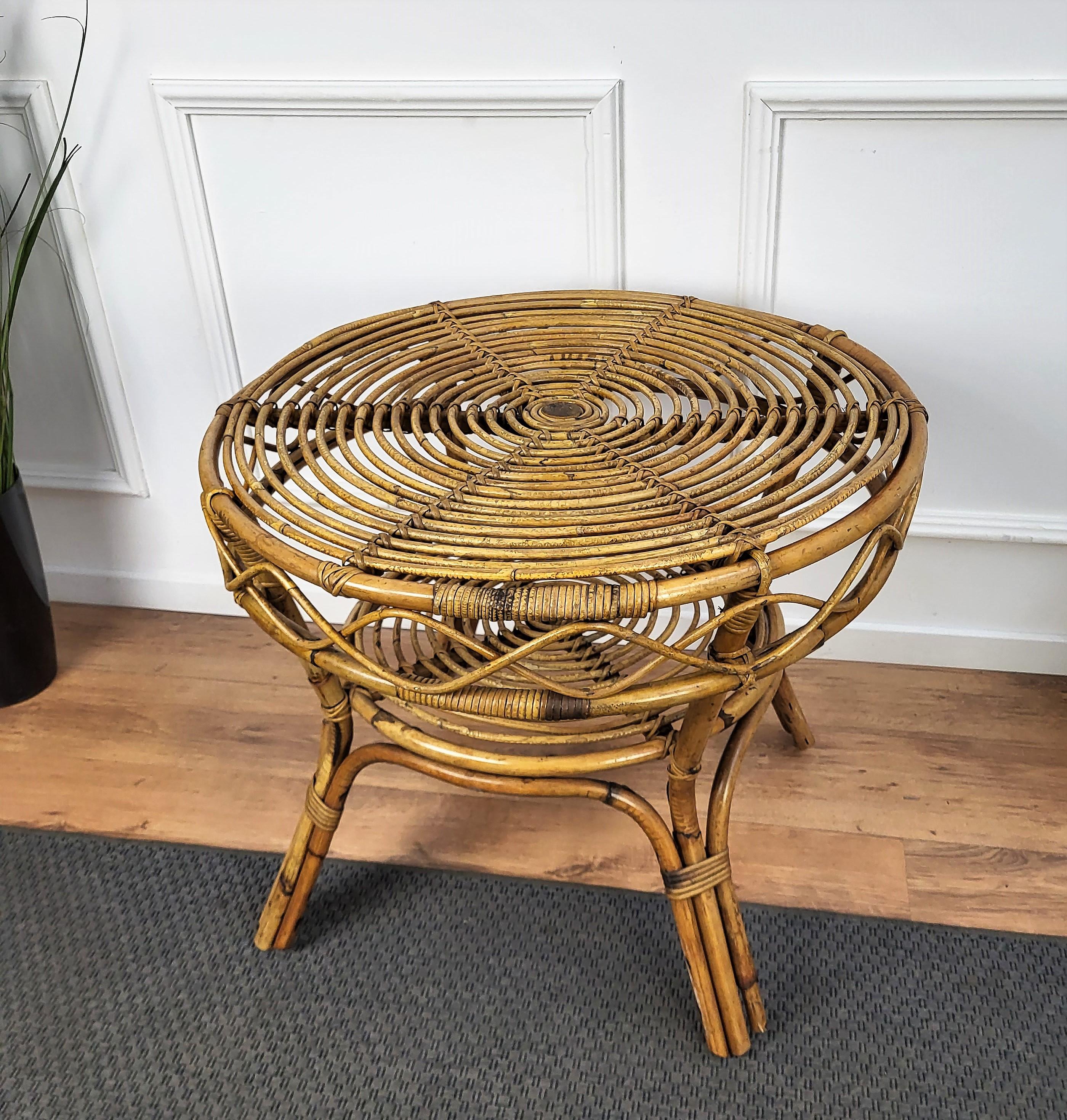 Organic Modern 1960s Italian Bamboo Rattan Bohemian French Riviera Round Coffee Table For Sale