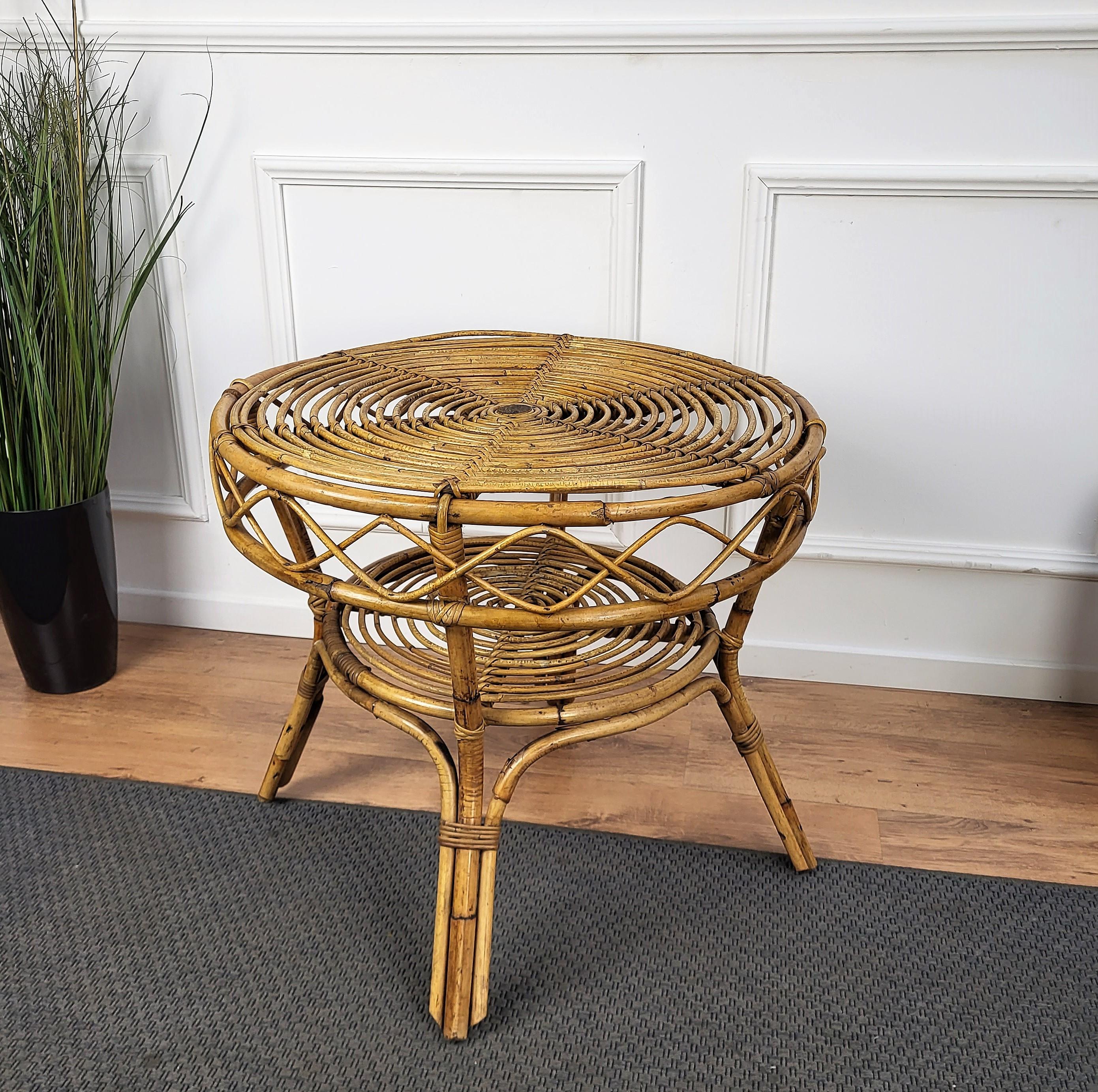 20th Century 1960s Italian Bamboo Rattan Bohemian French Riviera Round Coffee Table For Sale