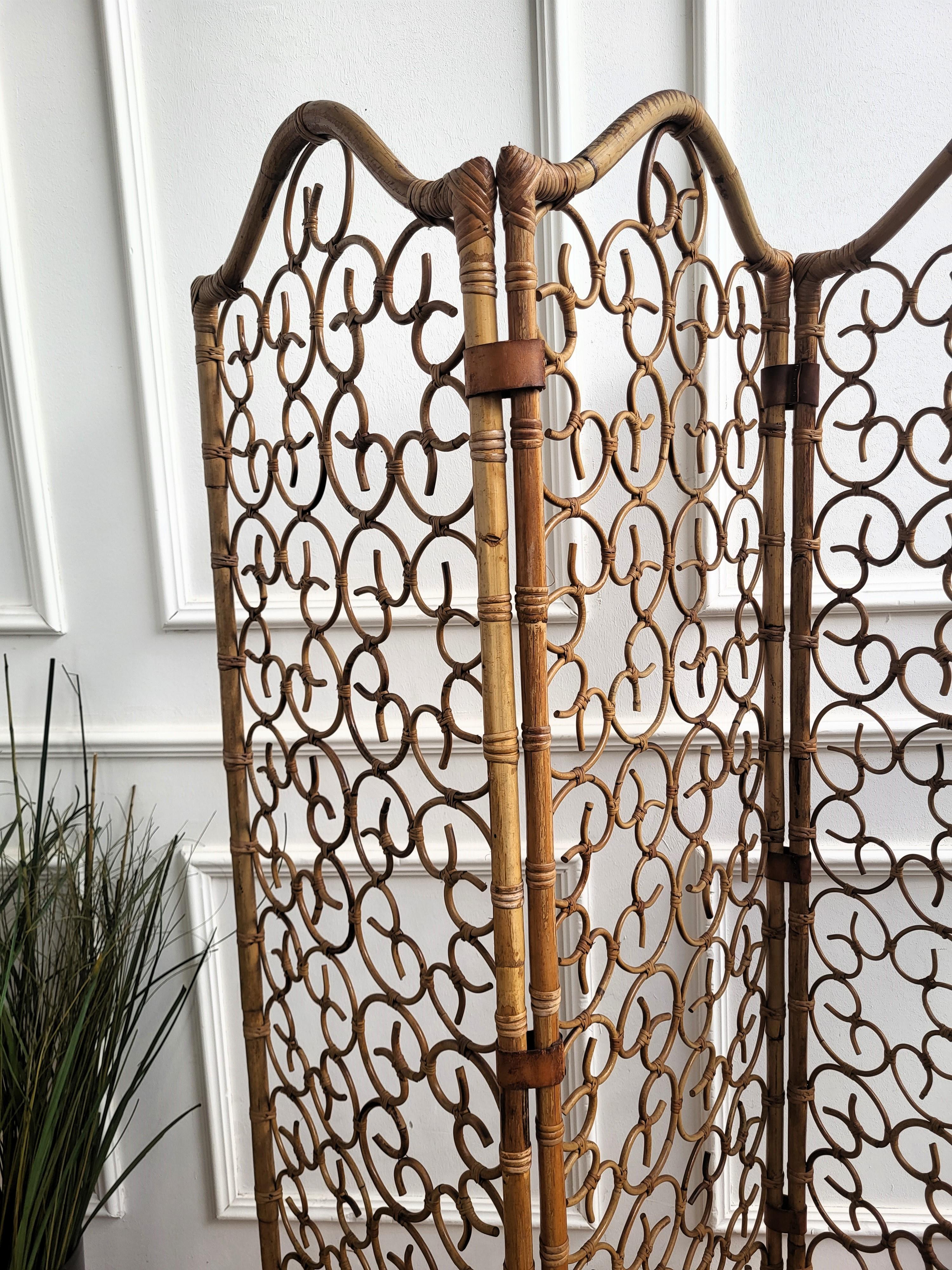 1960s Italian Bamboo Rattan Organic Bohemian 3 Panel Folding Screen Room Divider In Good Condition For Sale In Carimate, Como