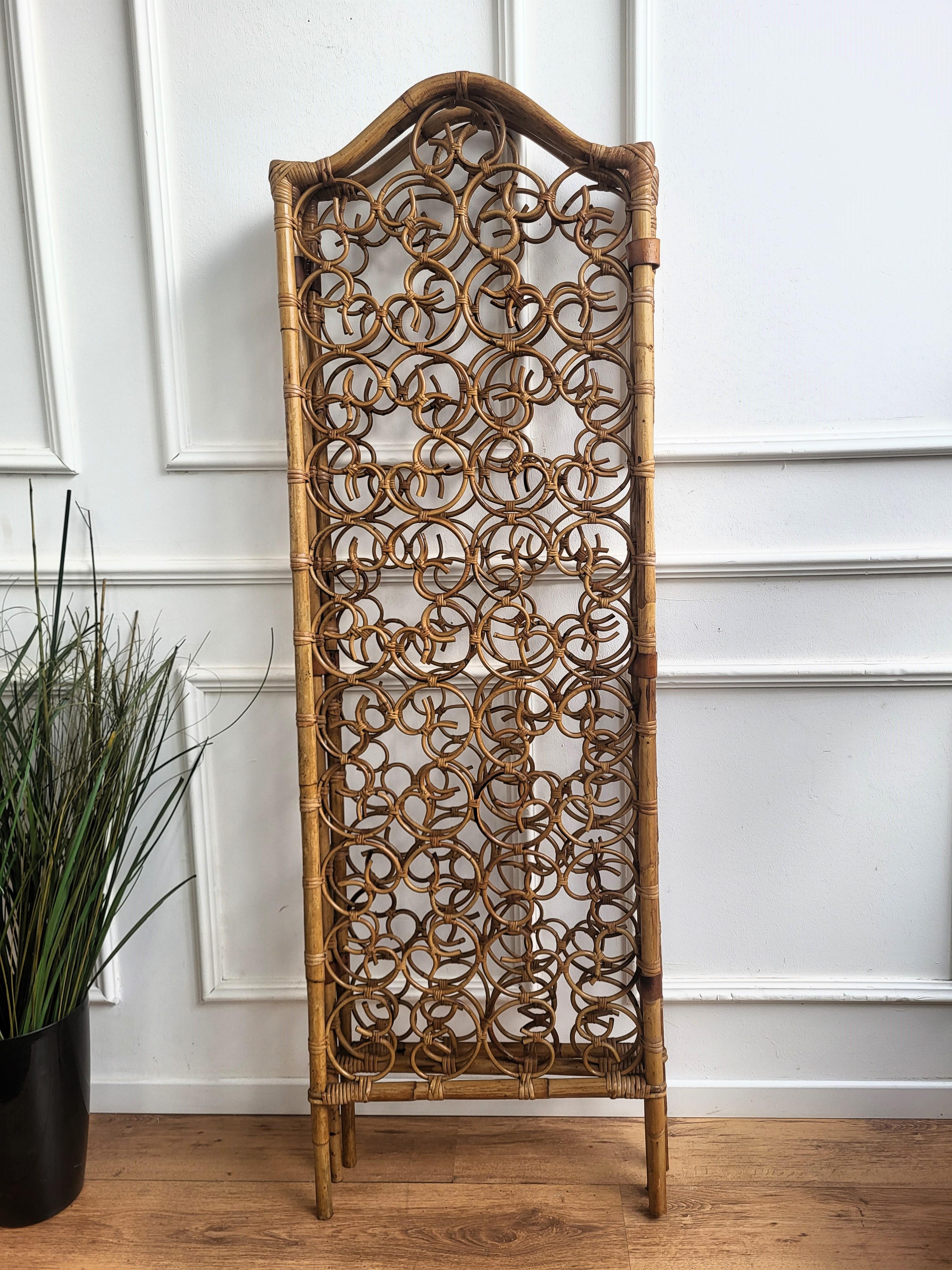 1960s Italian Bamboo Rattan Organic Bohemian 3 Panel Folding Screen Room Divider For Sale 1