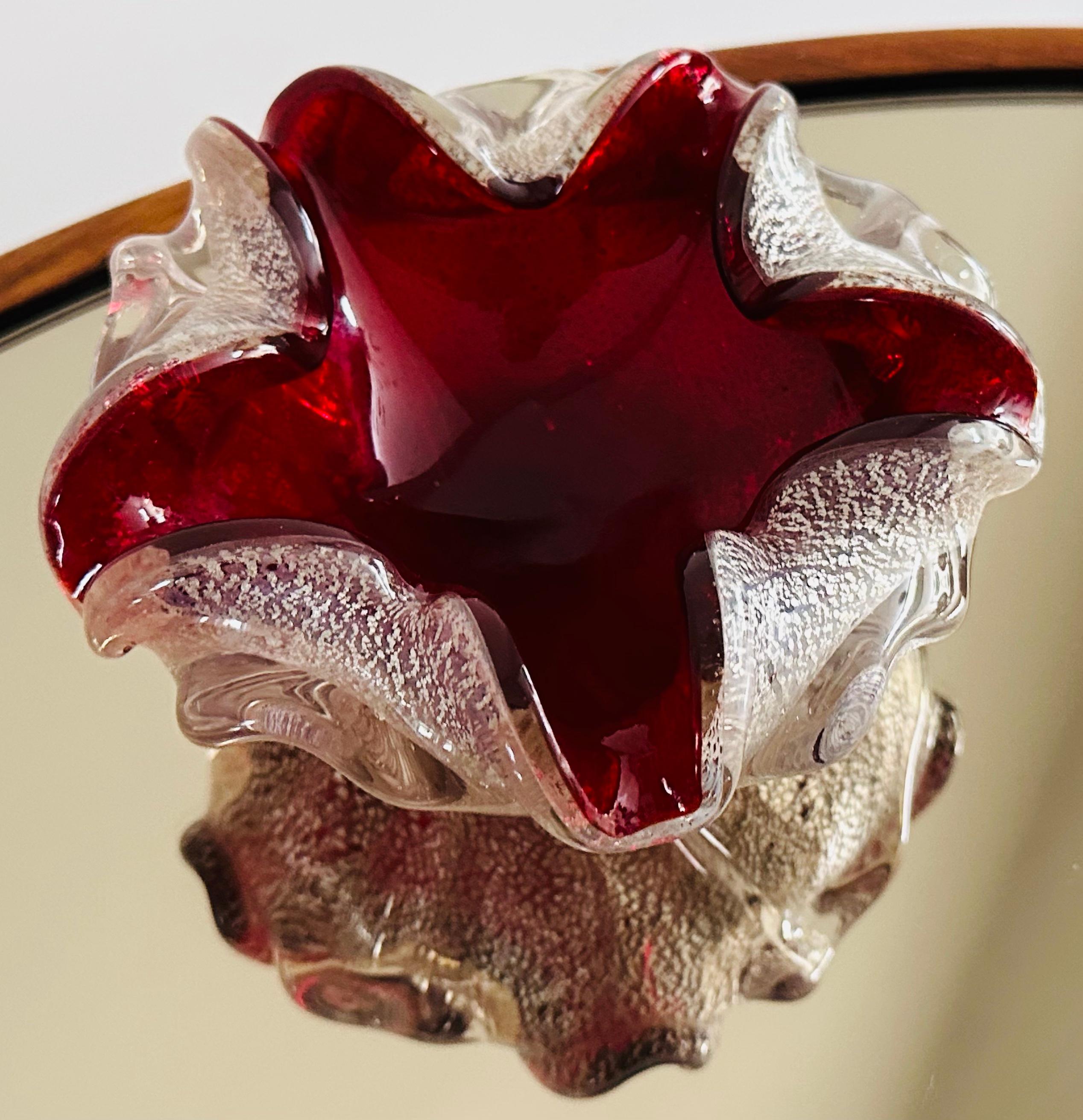 1960s Italian Barovier & Taso Murano Glass Ruby Red & Silver Inclusions Bowl For Sale 3