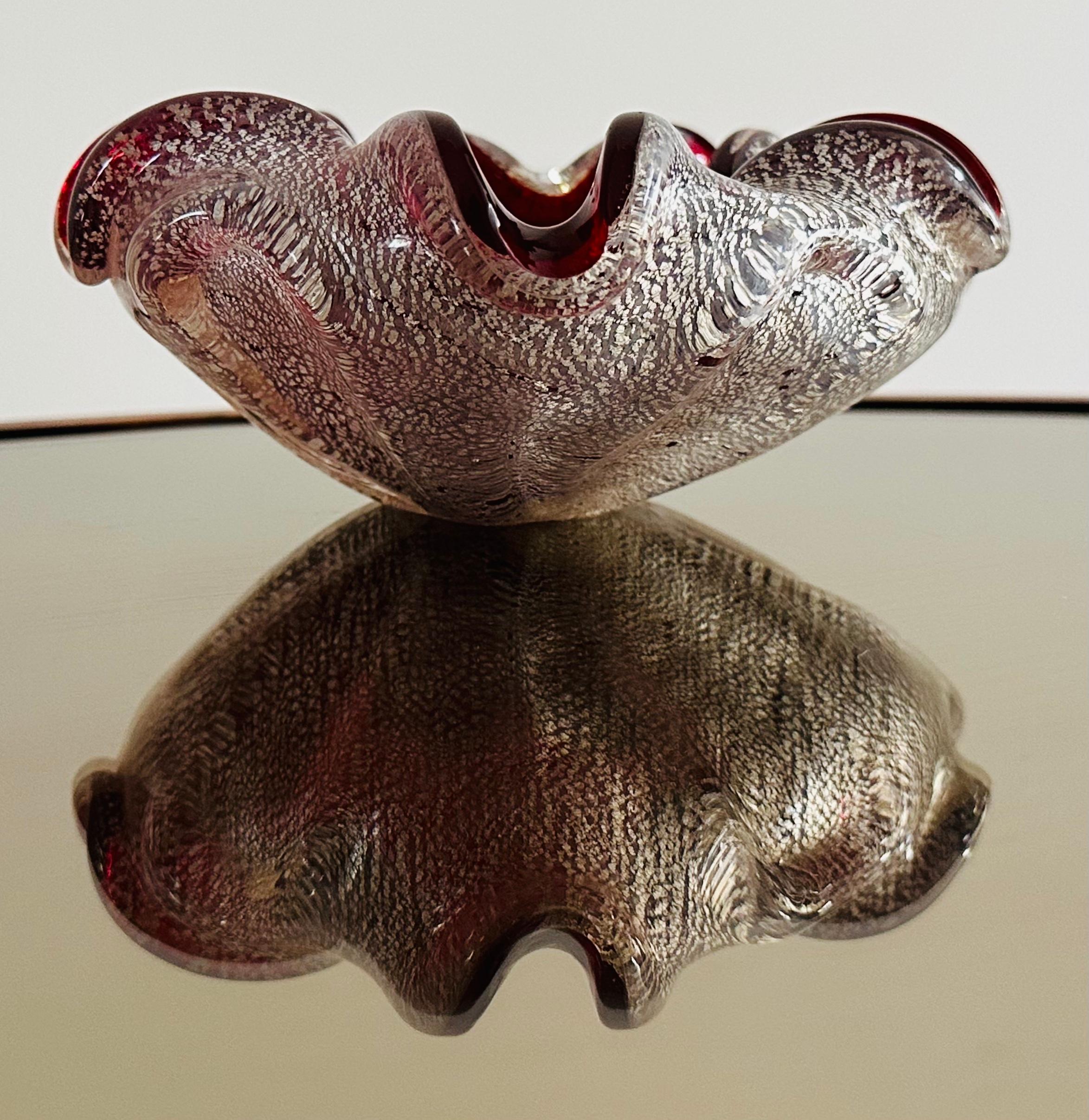 1960s Italian Barovier & Taso Murano Glass Ruby Red & Silver Inclusions Bowl For Sale 5