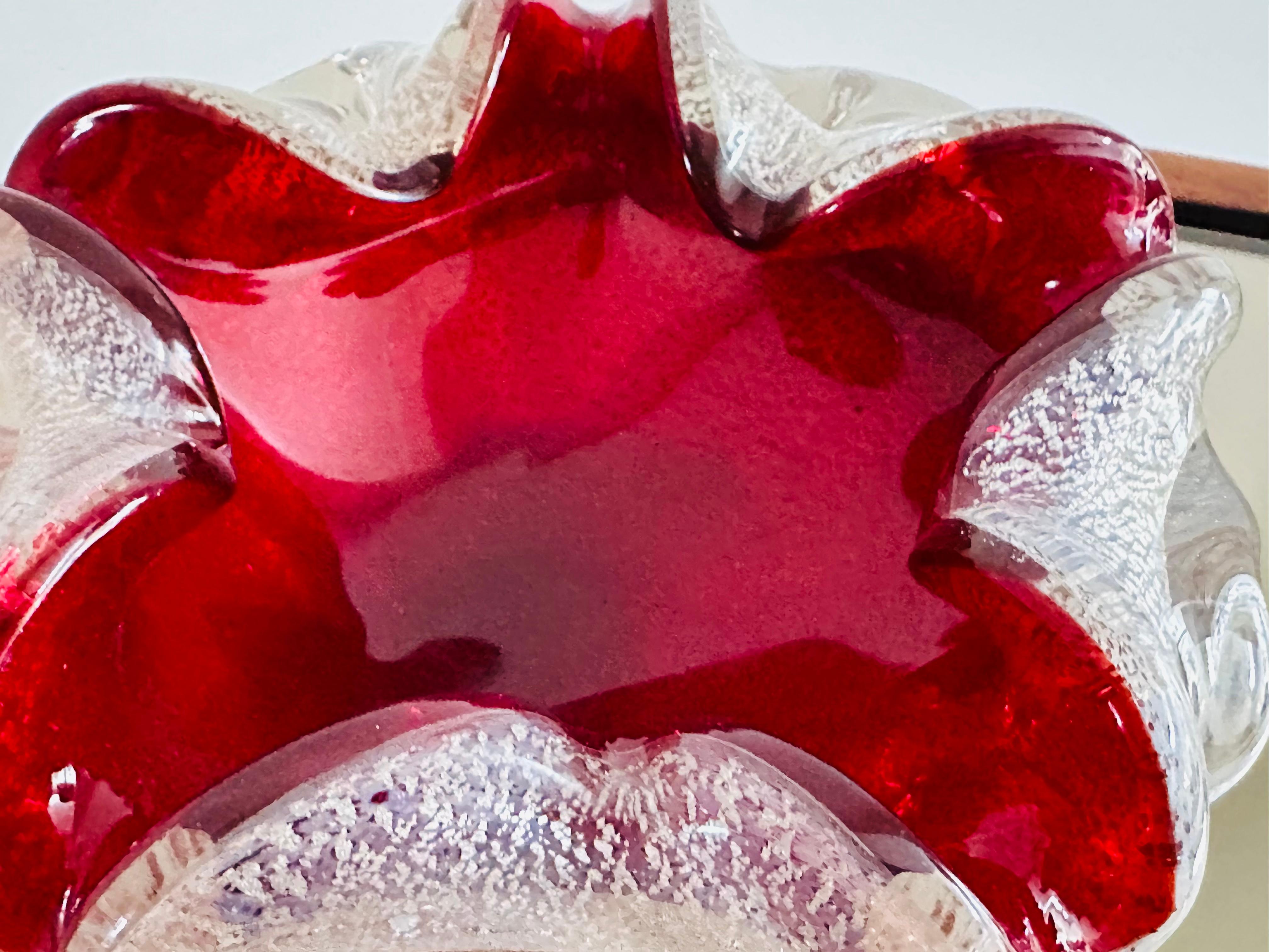 1960s Italian Barovier & Taso Murano Glass Ruby Red & Silver Inclusions Bowl For Sale 9