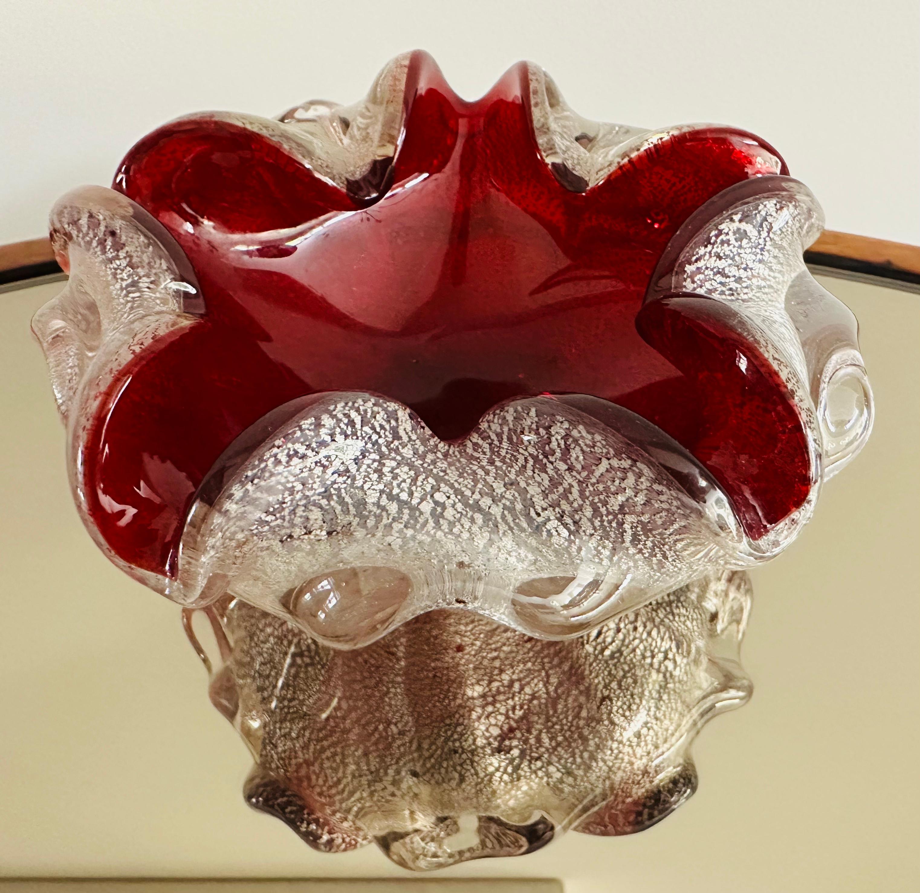 1960s Italian Barovier & Taso Murano Glass Ruby Red & Silver Inclusions Bowl In Good Condition For Sale In London, GB