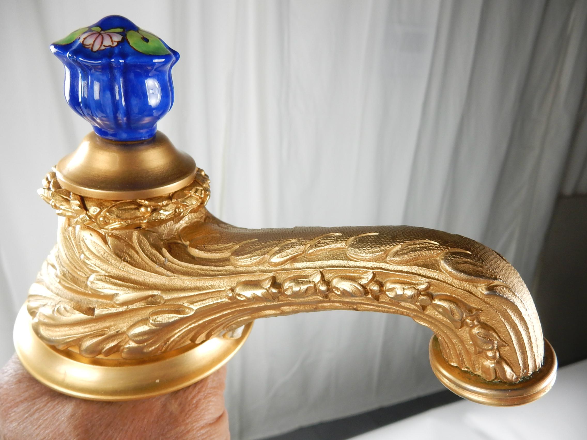 1960s Italian Bathroom Basin Sink, Facet and 22-Karat Spout from Sherle Wagner In Good Condition In Las Vegas, NV