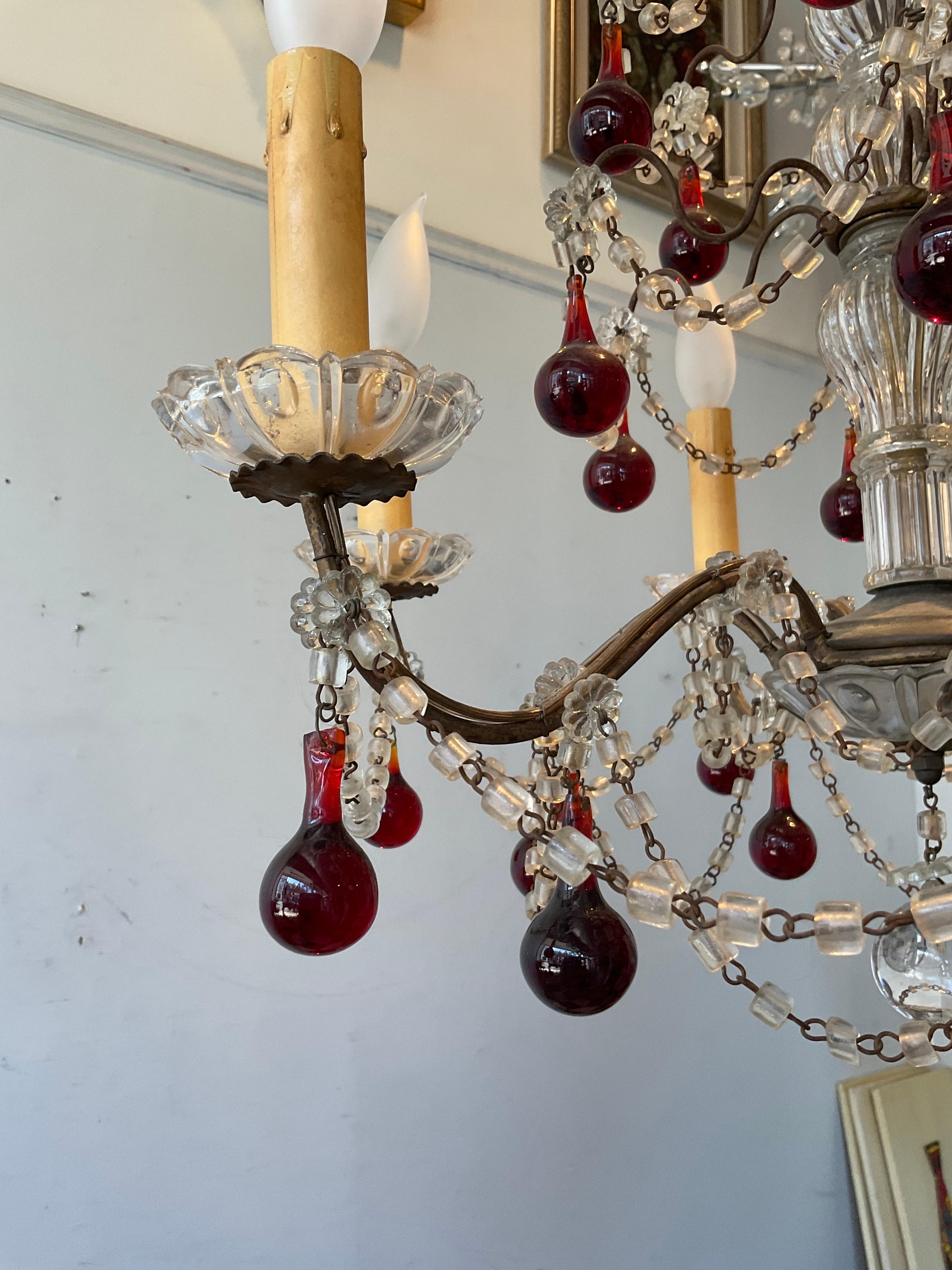 Vetro Lampadario italiano anni '60 con perline e gocce d'ambra in vendita