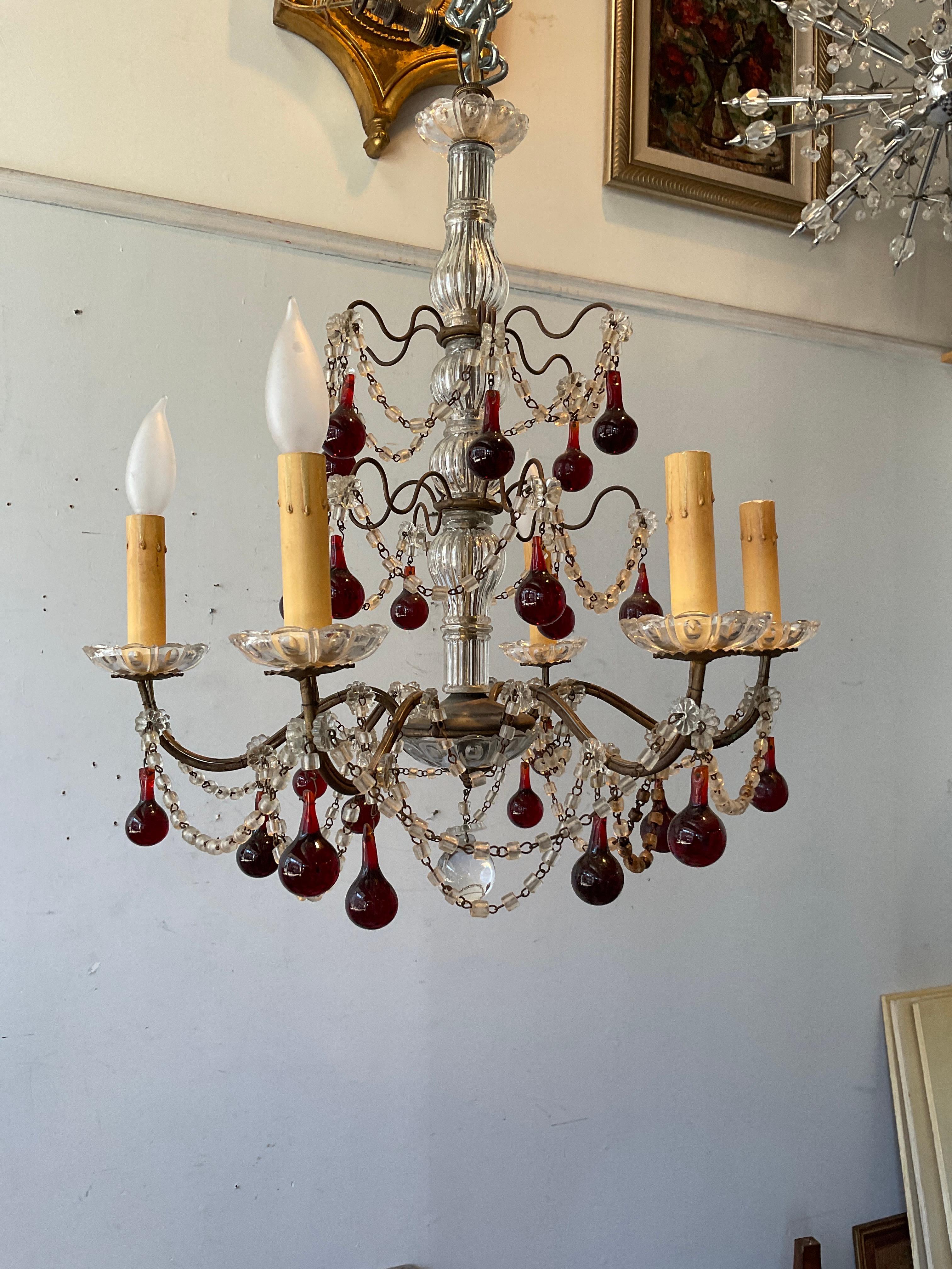 Lampadario italiano anni '60 con perline e gocce d'ambra in vendita 1