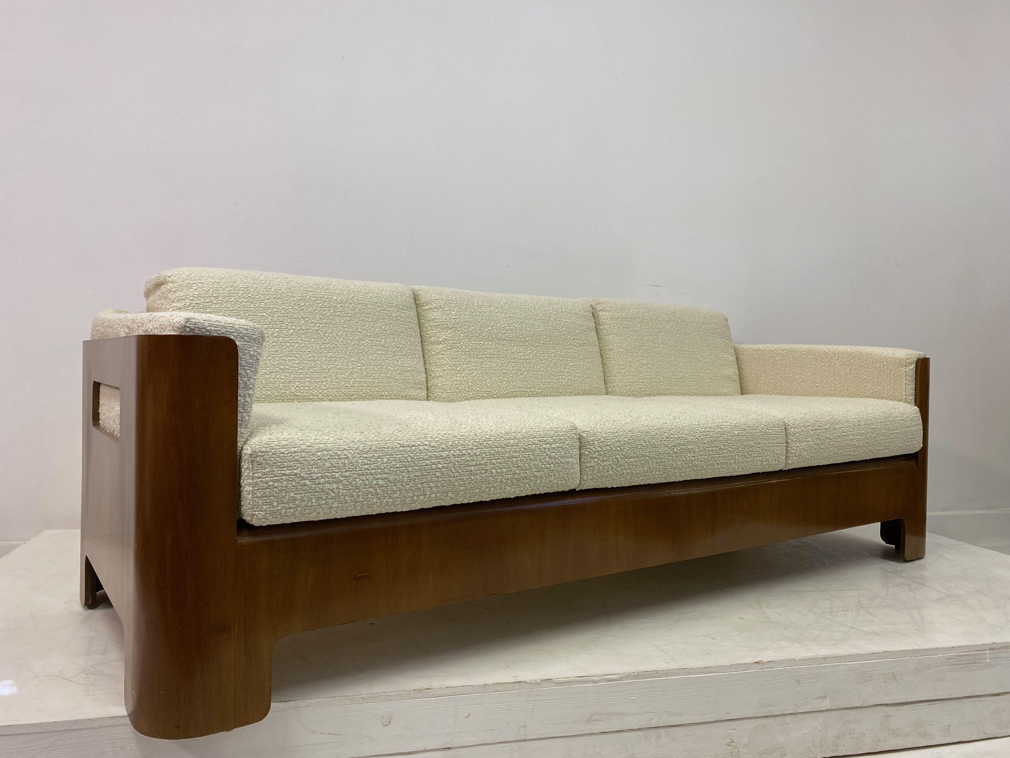 1960s Italian Bent Ply Sofa in Boucle In Good Condition In London, London