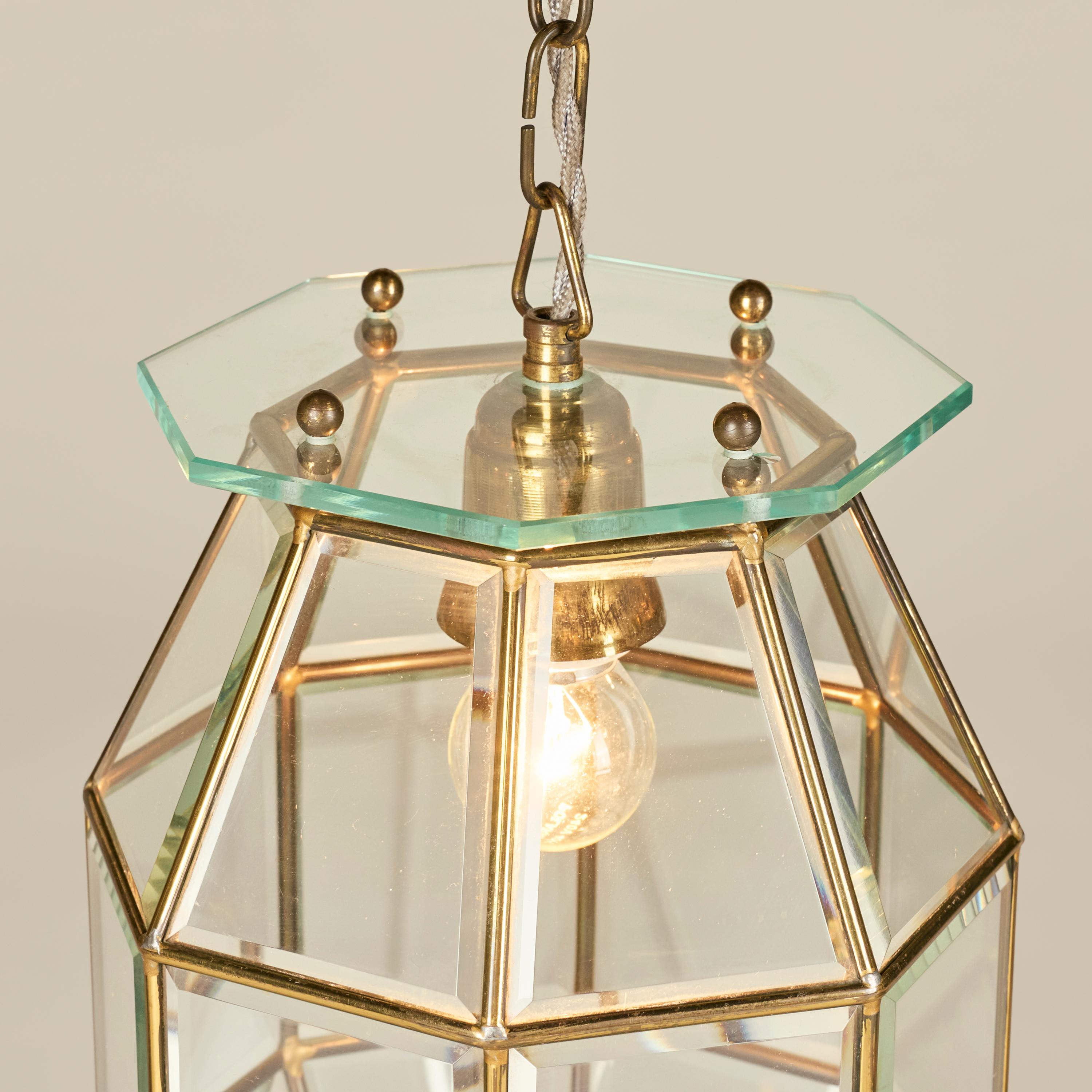 1960s Italian beveled glass and brass pendant lantern attributed to Fontana Arte For Sale 3