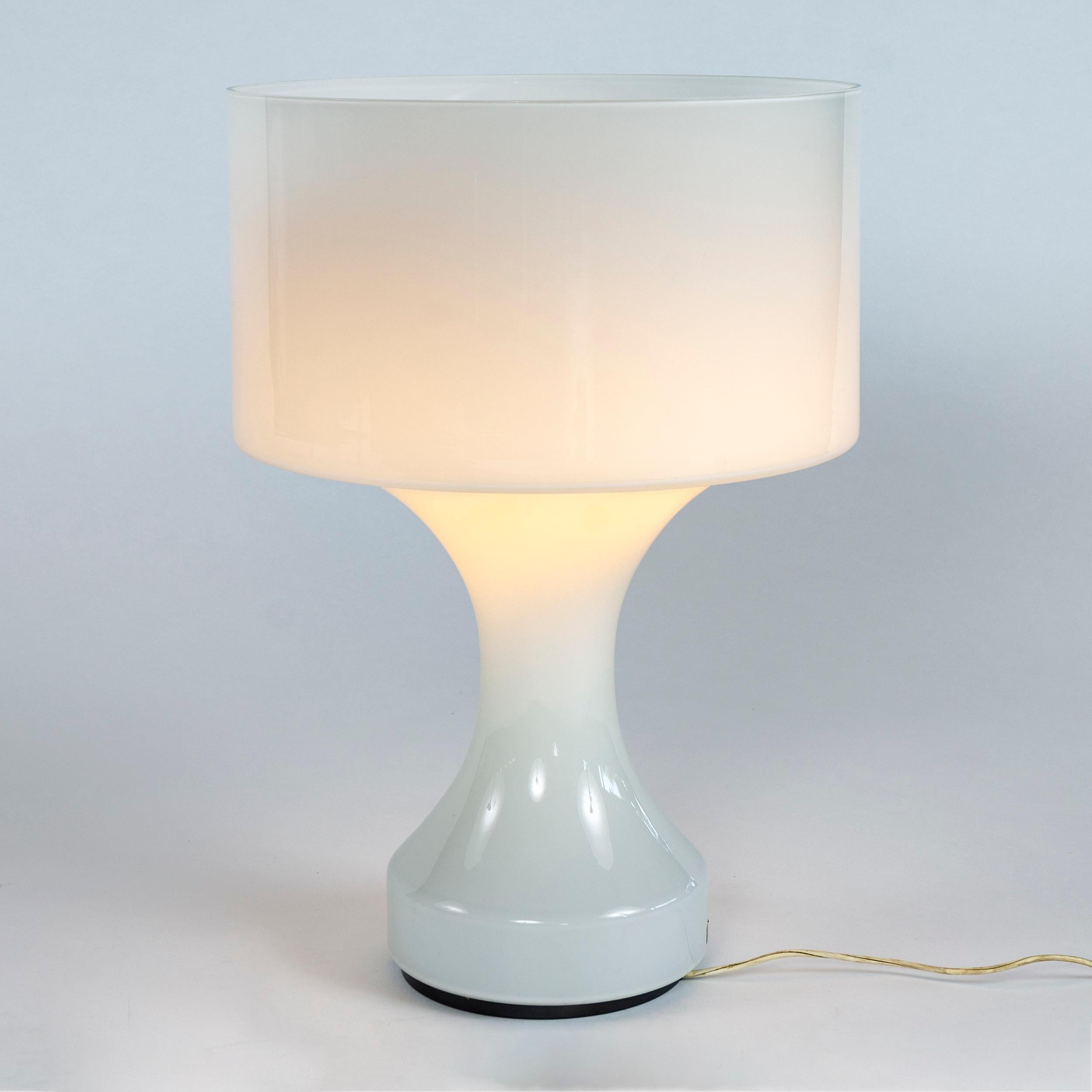 1960s Italian Blown Glass Sebenica Table Lamp by Enrico Capuzzo for Vistosi In Good Condition For Sale In Sagaponack, NY