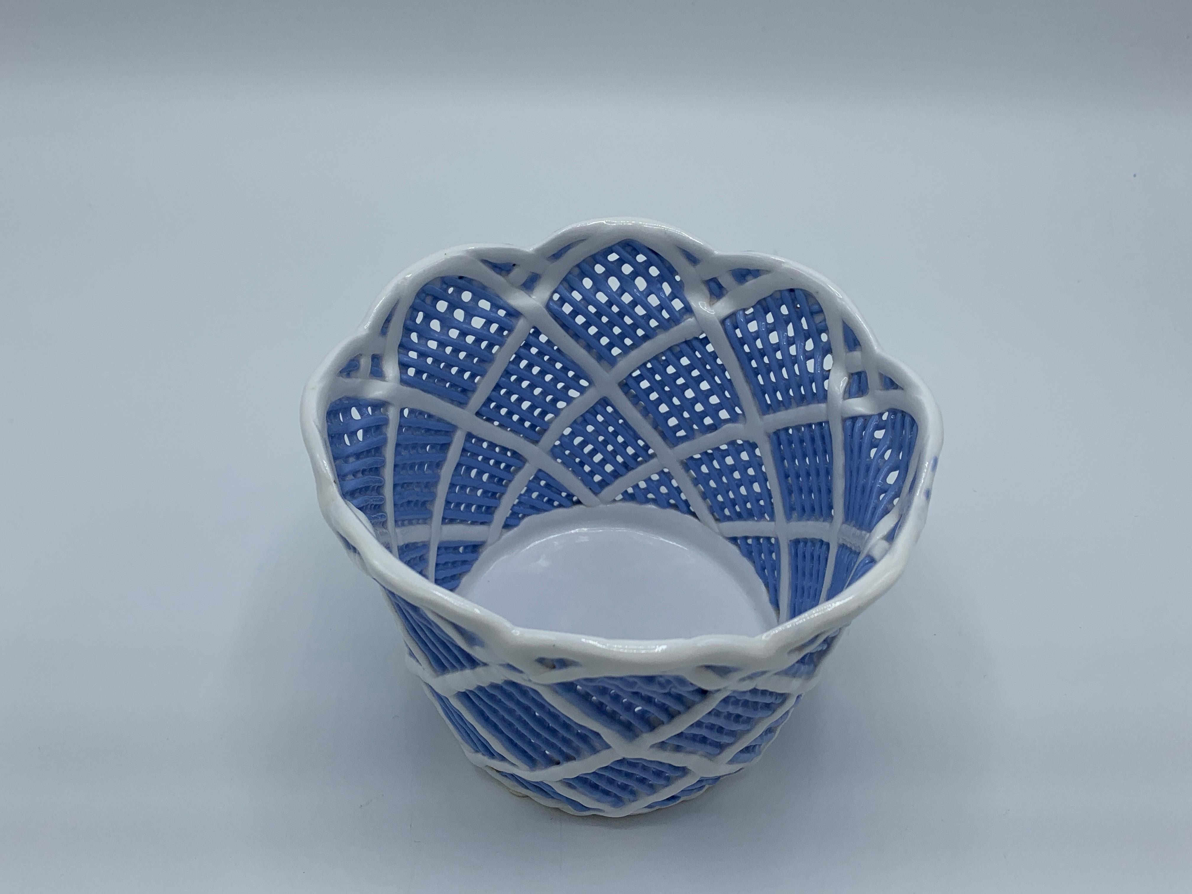 Chinoiserie 1960s Italian Blue and White Porcelain Basketweave Cachepot