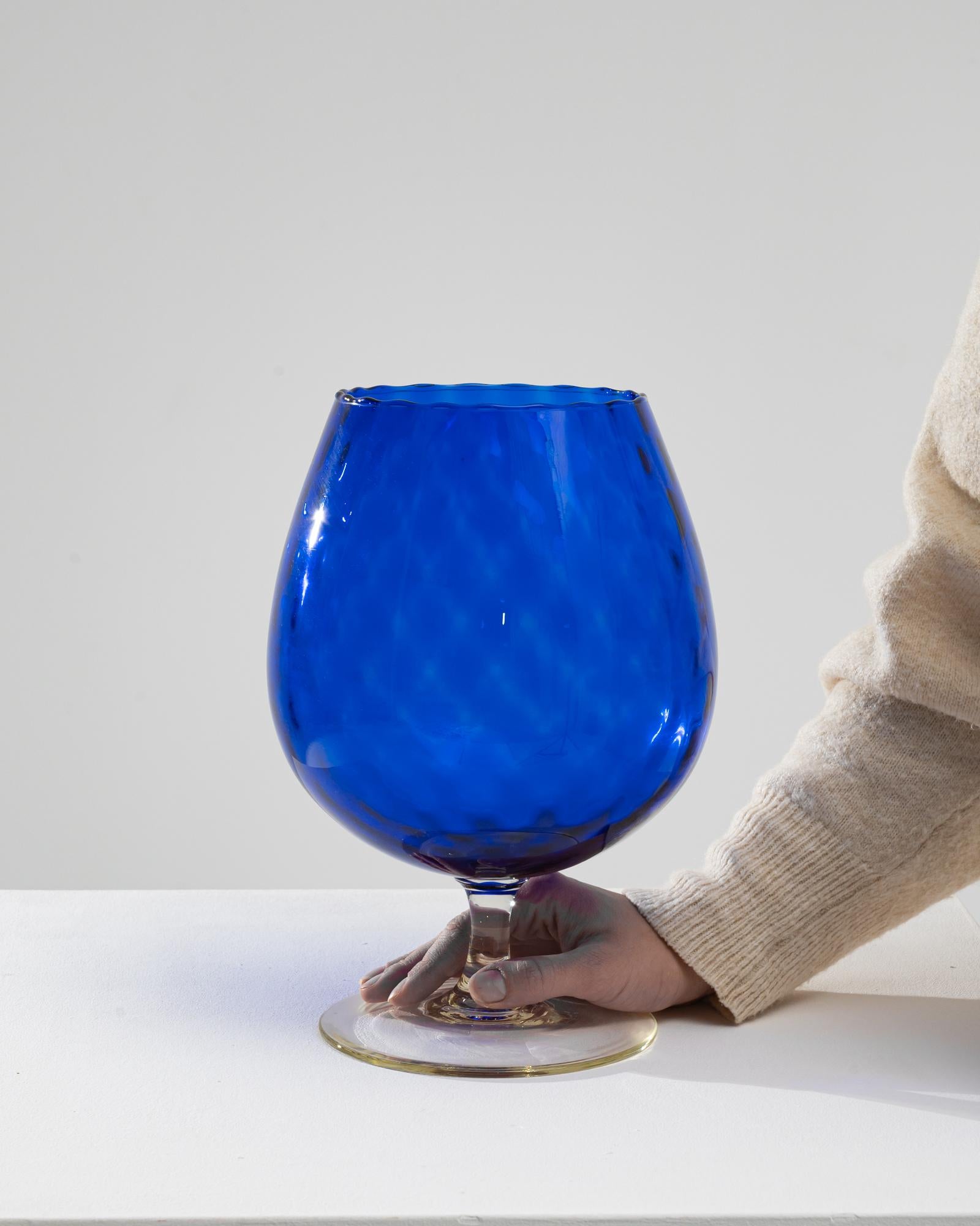 1960s Italian Blue Glass Goblet In Good Condition For Sale In High Point, NC