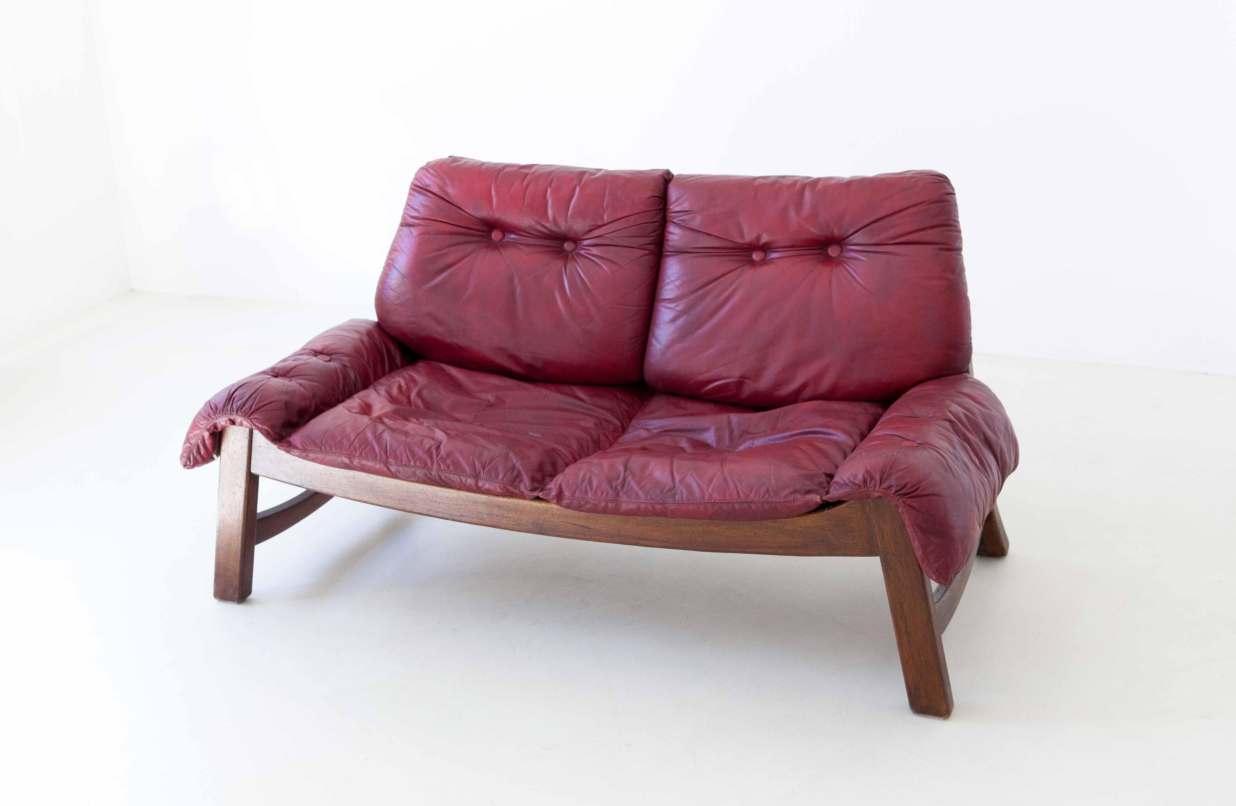 1960s Italian Bordeaux Leather with Wooden Frame Sofa 1