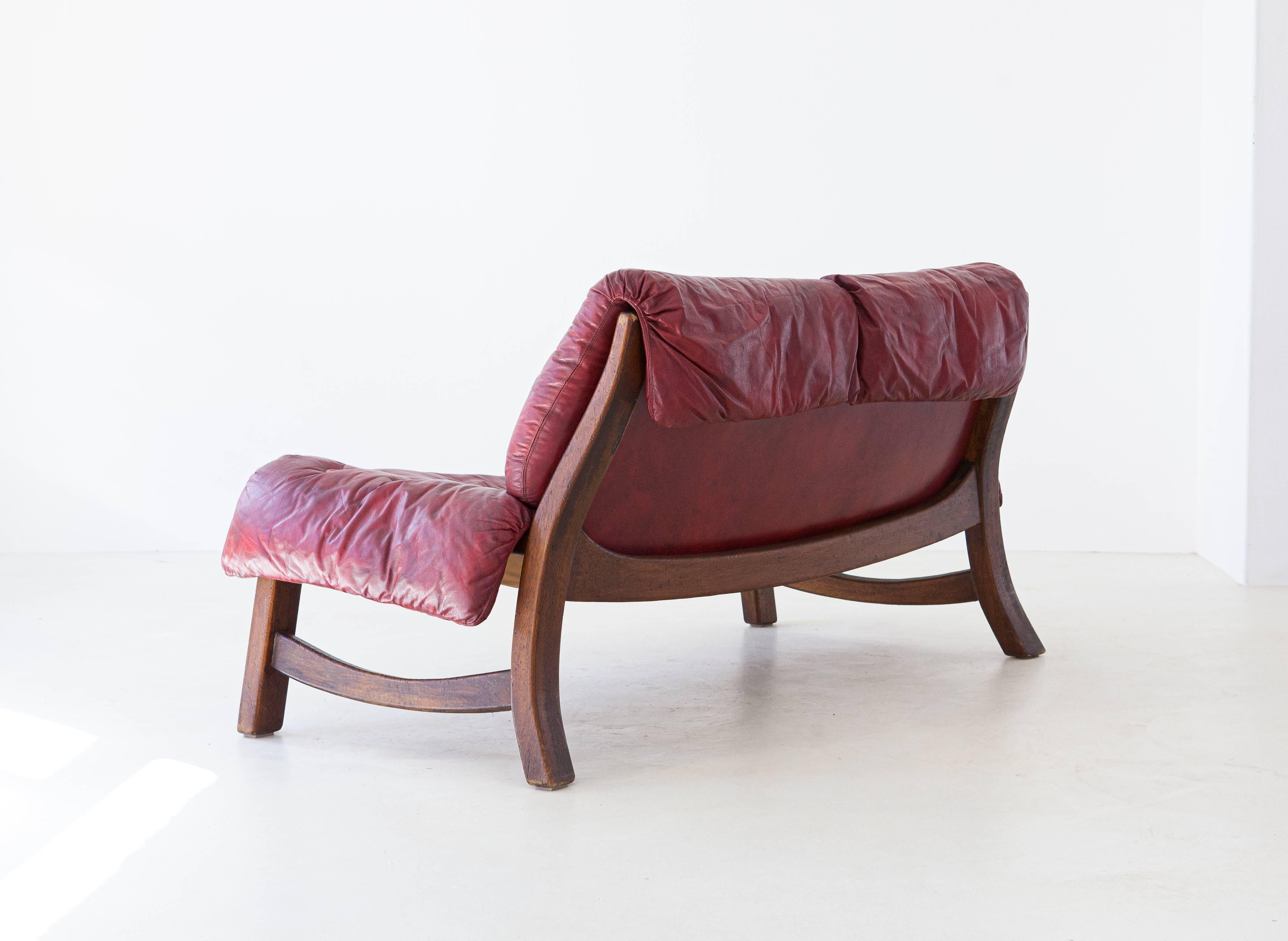 1960s Italian Bordeaux Leather with Wooden Frame Sofa 2