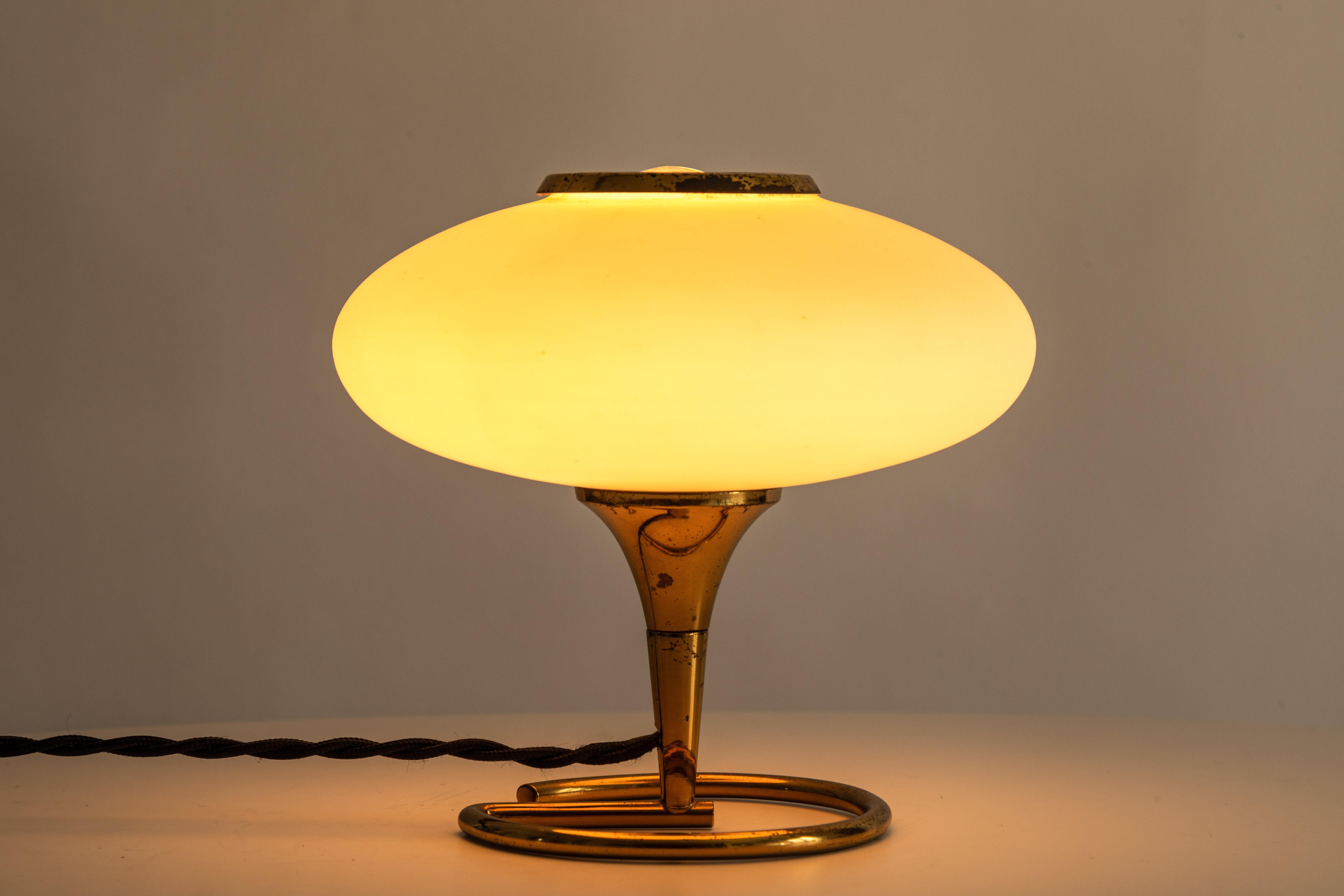 Mid-Century Modern 1960s Italian Brass and Glass Table Lamp Attributed to Stilnovo