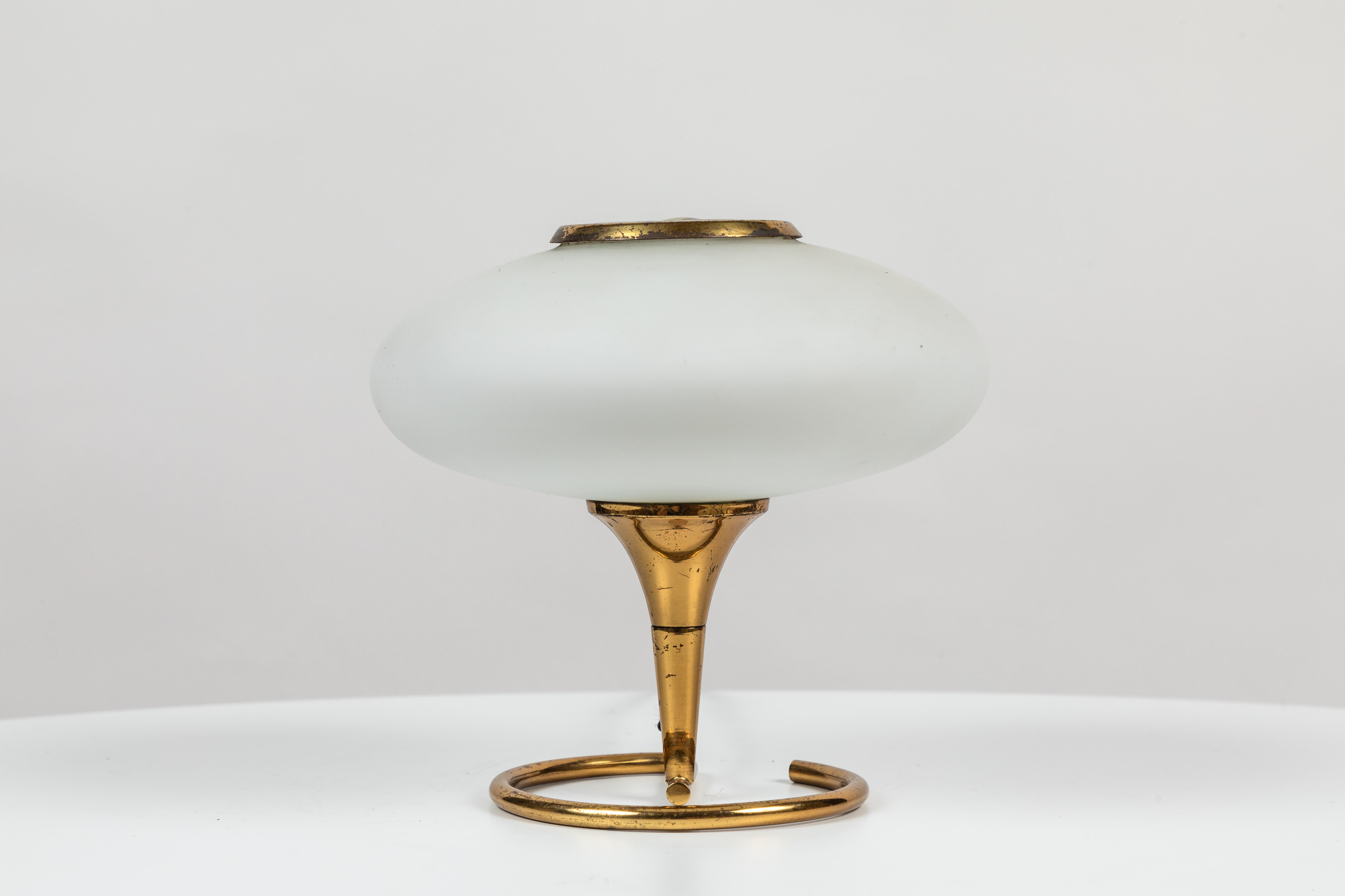 Mid-20th Century 1960s Italian Brass and Glass Table Lamp Attributed to Stilnovo