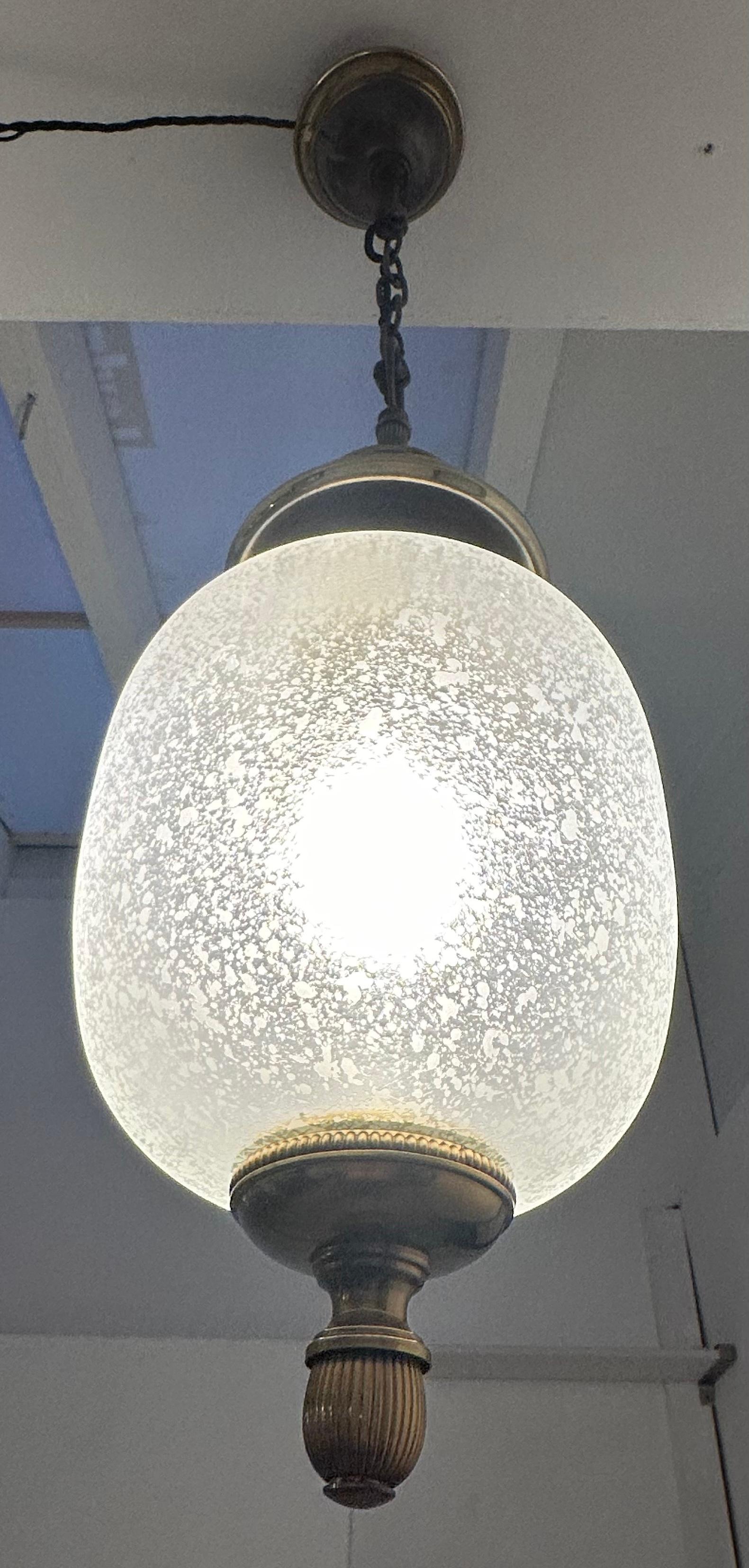 1960s Italian Brass & Mottled Frosted Glass Gaetano Sciolari Pendant Lamp In Good Condition For Sale In London, GB