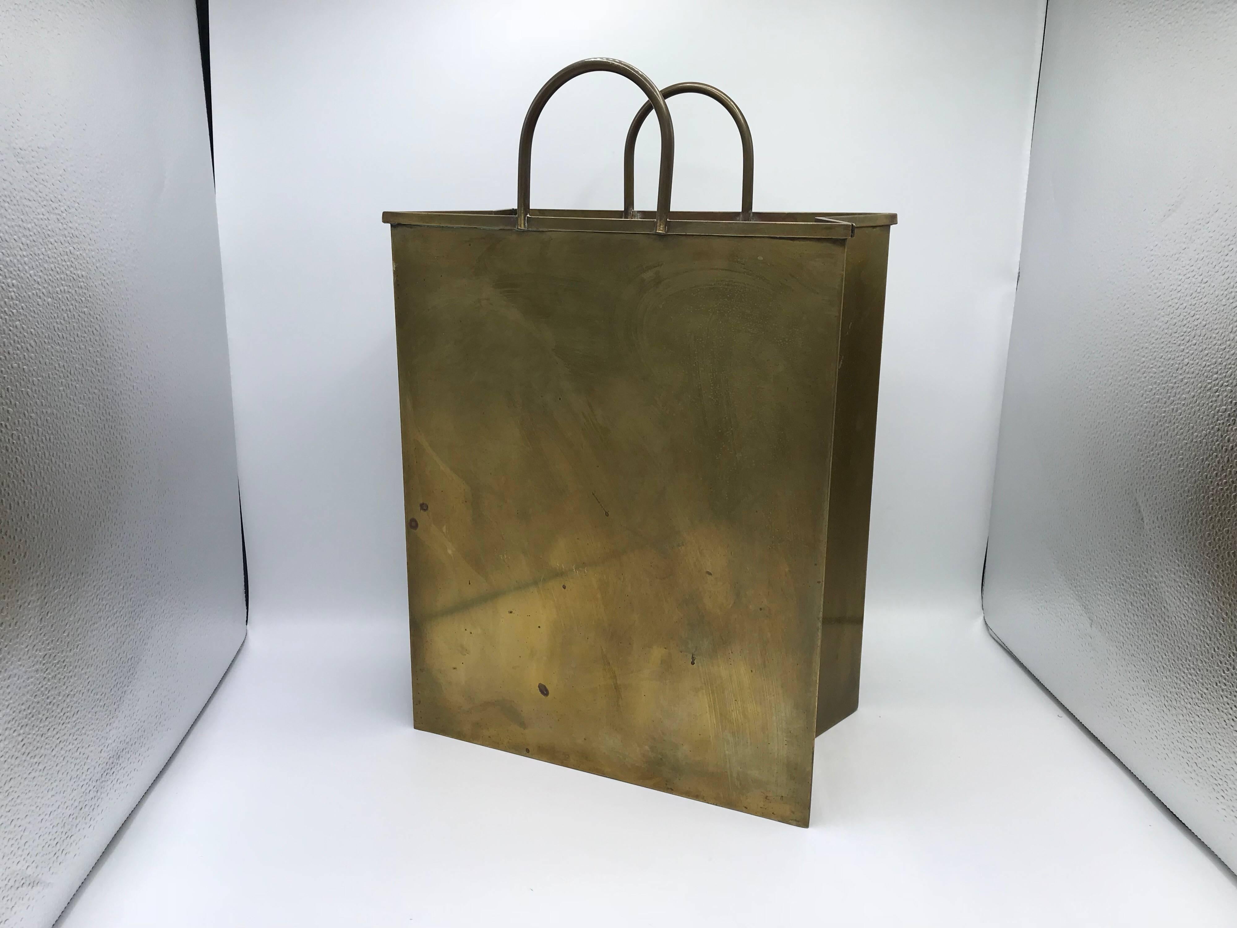 1960s Italian Sarreid Ltd. Brass Shopping Bag Cachepot Planter In Excellent Condition In Richmond, VA