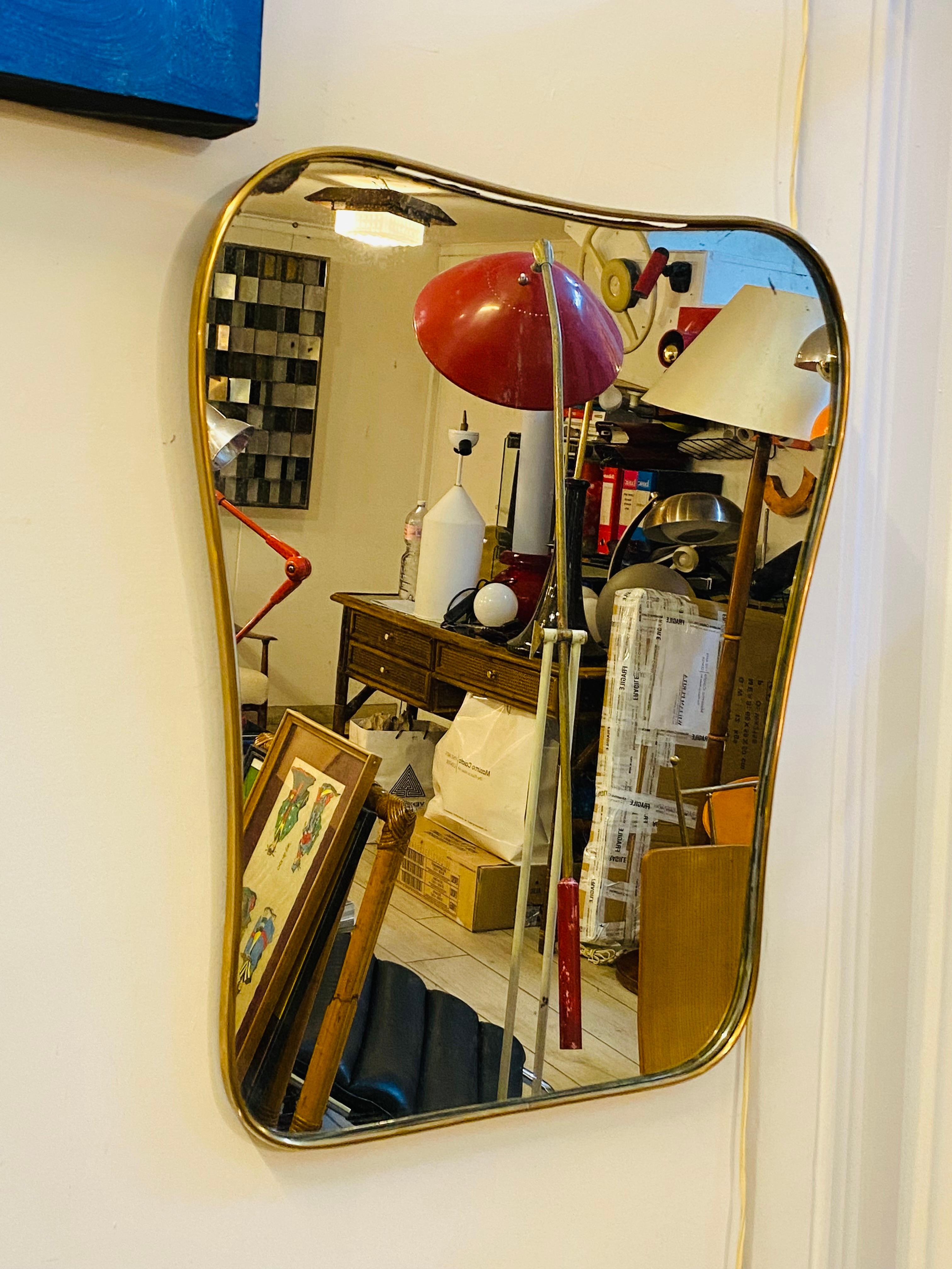 1960s Italian Brass Wall Mirror In Good Condition In Naples, IT