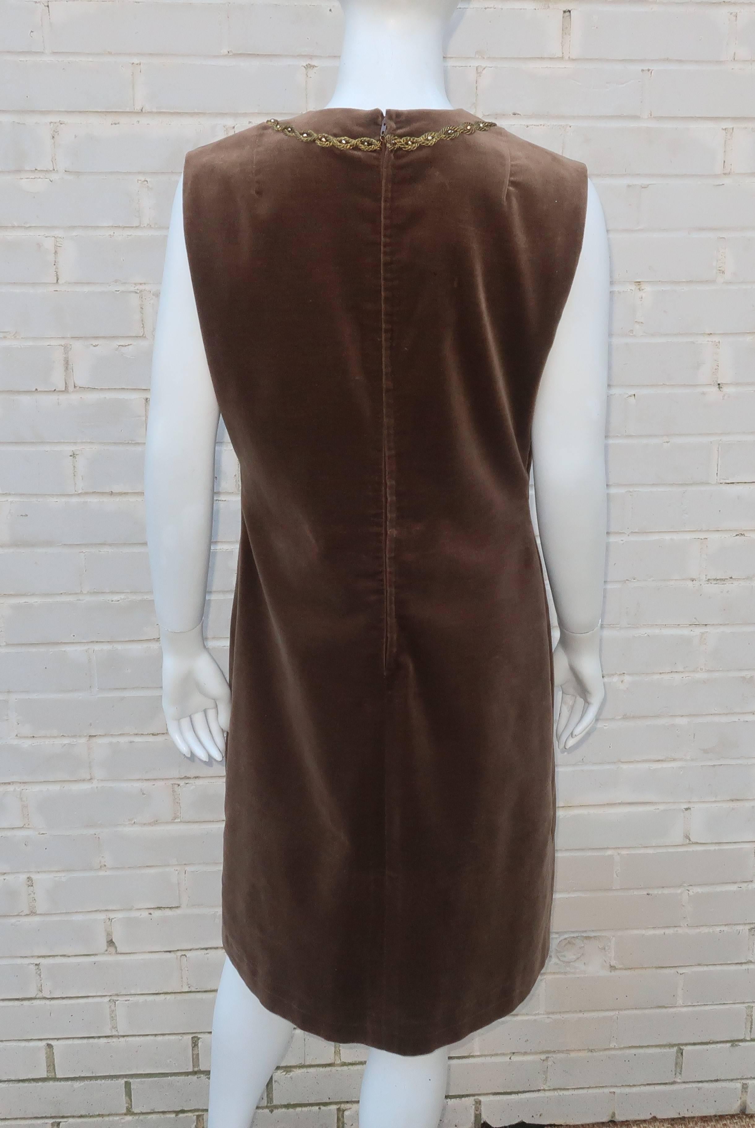 1960's Italian Brown Velveteen Dress With Trompe L'oeil Necklace 4