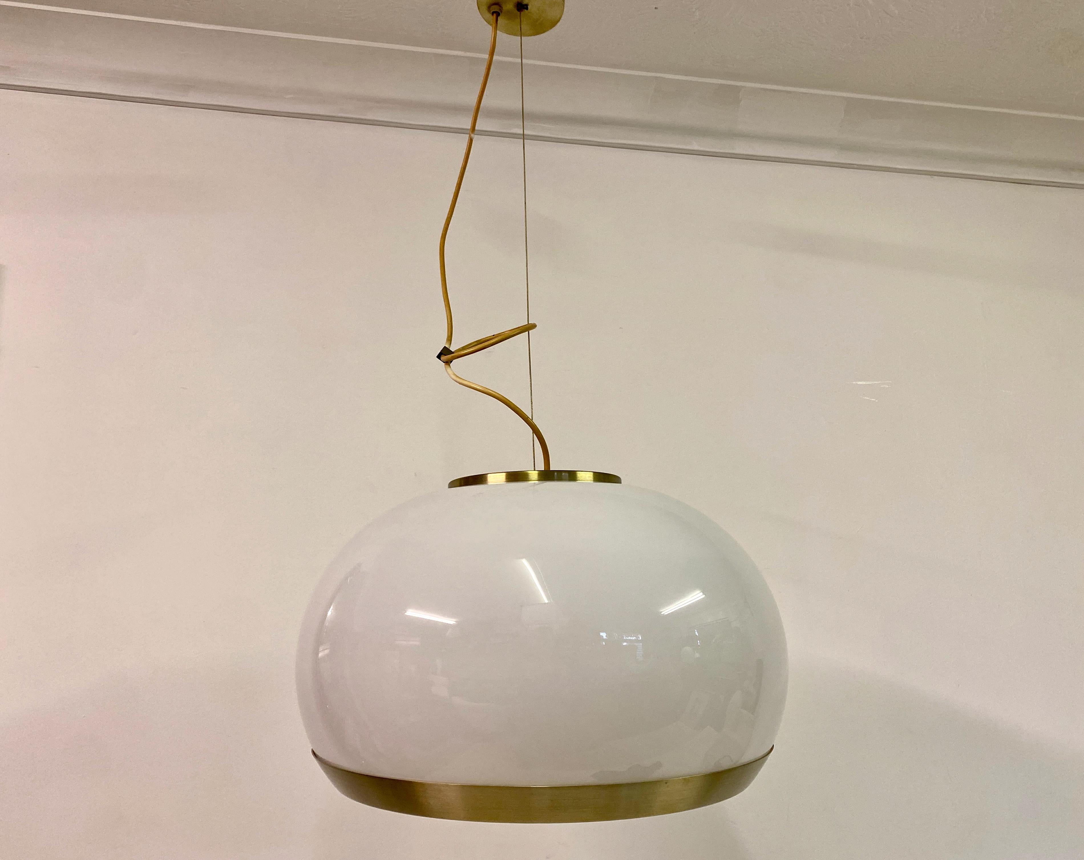 1960s Italian Brushed Brass and White Glass Pendant For Sale 1