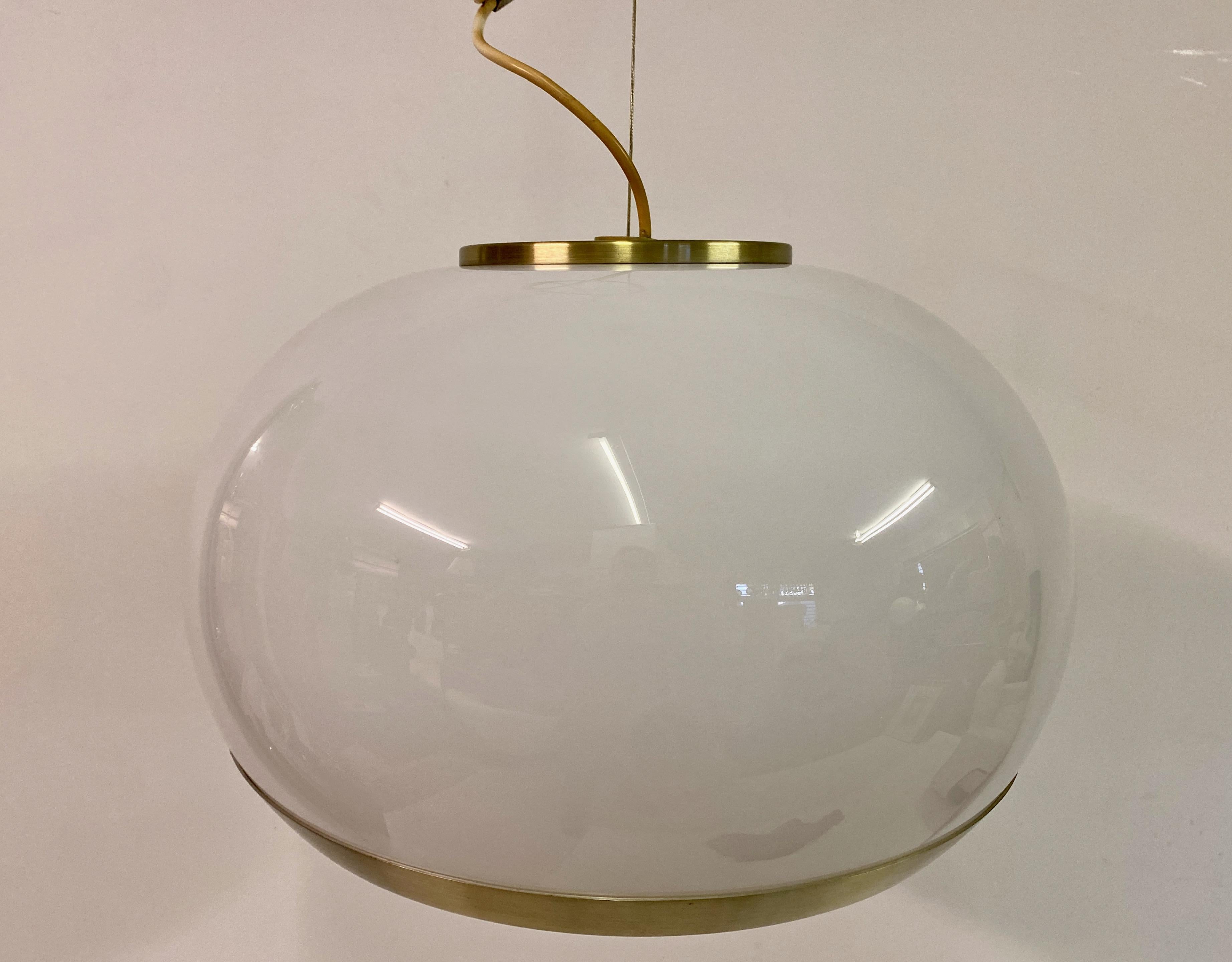 1960s Italian Brushed Brass and White Glass Pendant For Sale 2