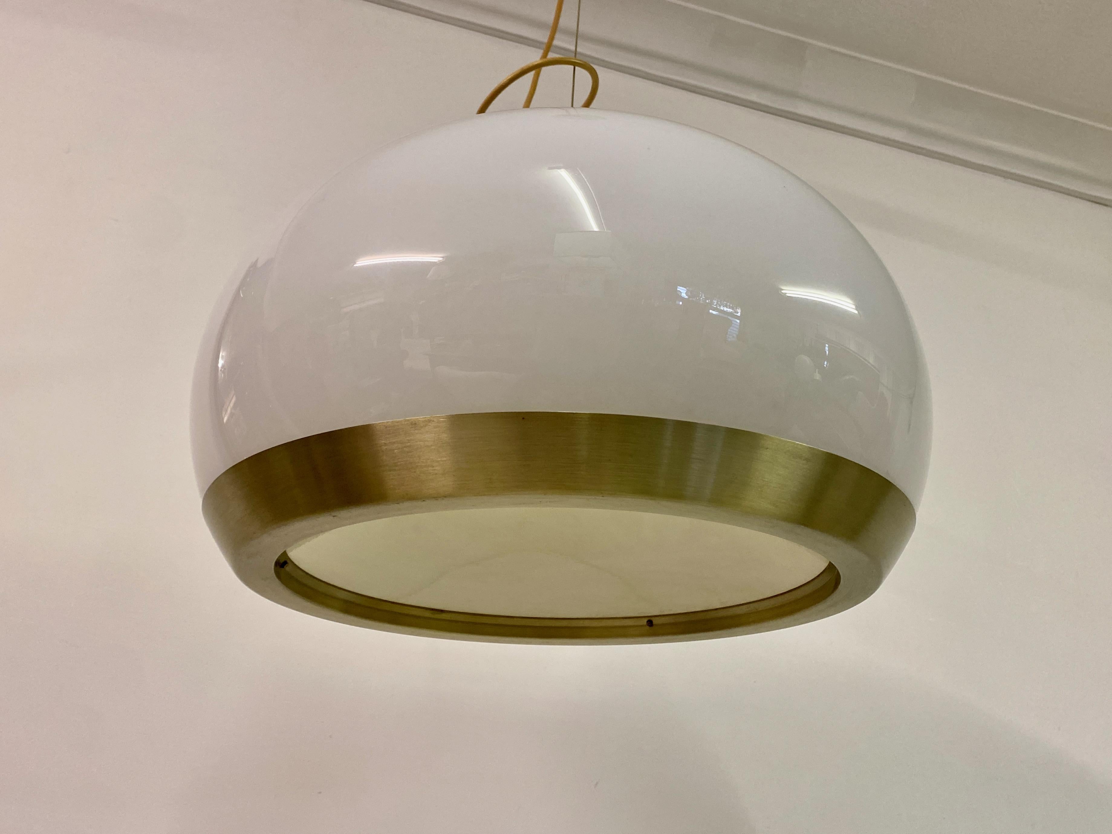 1960s Italian Brushed Brass and White Glass Pendant For Sale 3