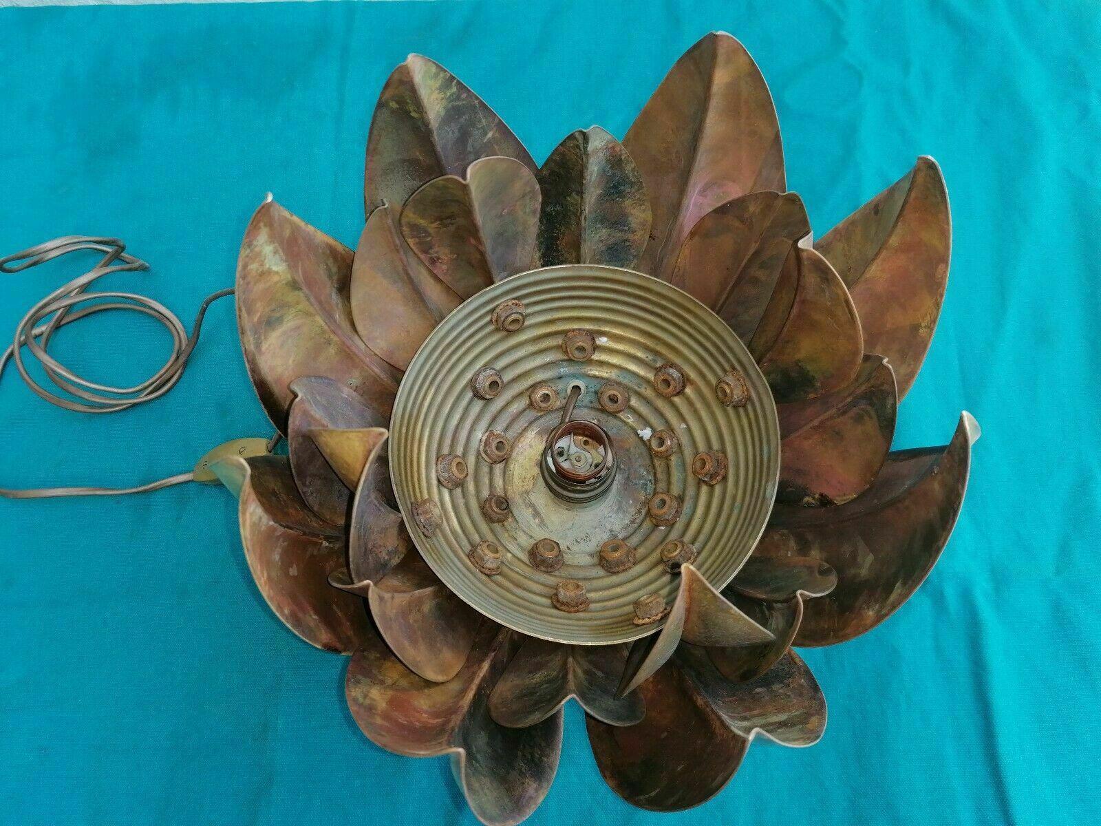 1960s  Italian Brutalist Gilt Metal Flower Form Table Lamp Tommaso Barbi Italy In Good Condition For Sale In Opa Locka, FL