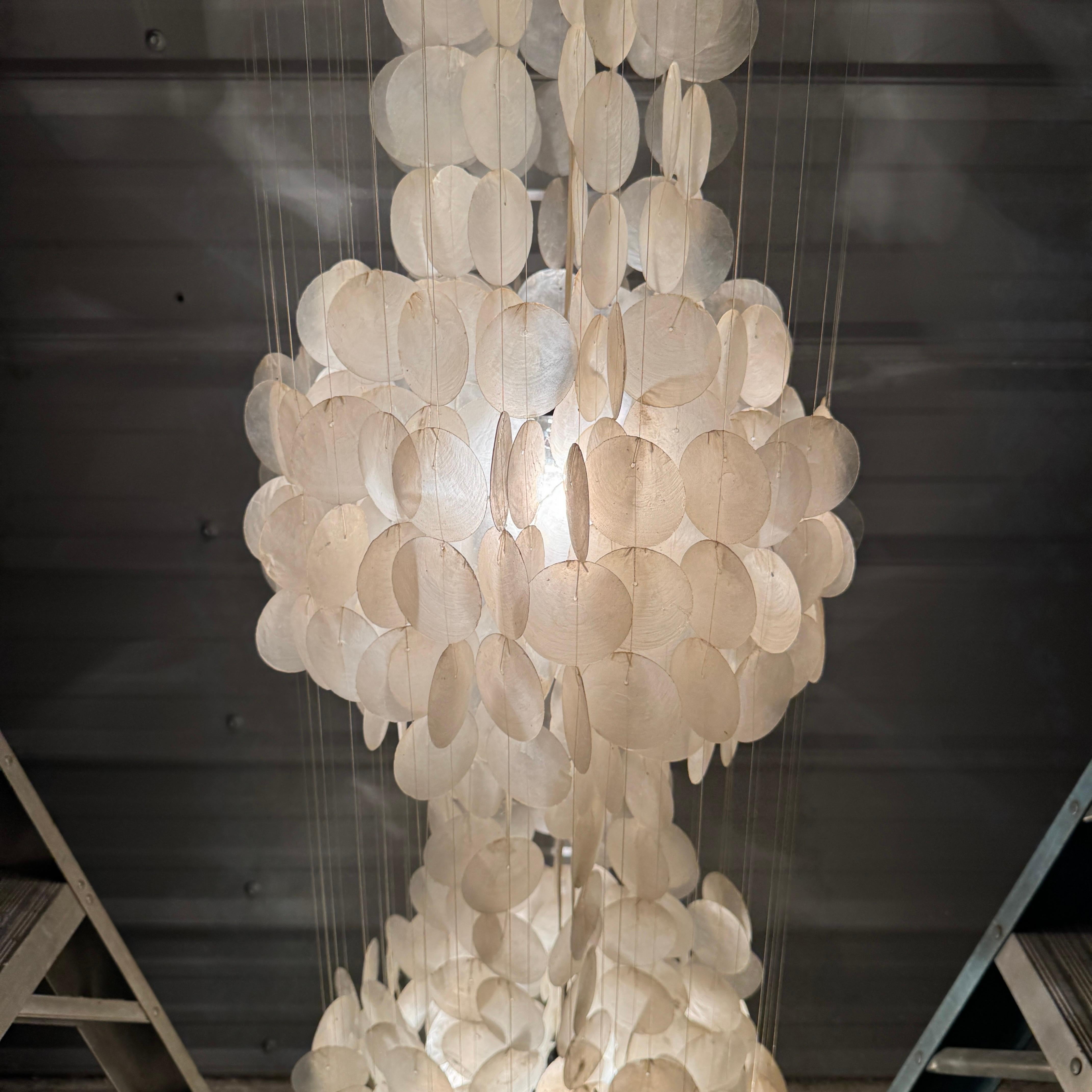 Lámpara italiana de capiz de los años 60 al estilo de Verner Panton en Bueno estado para la venta en Cordova, SC