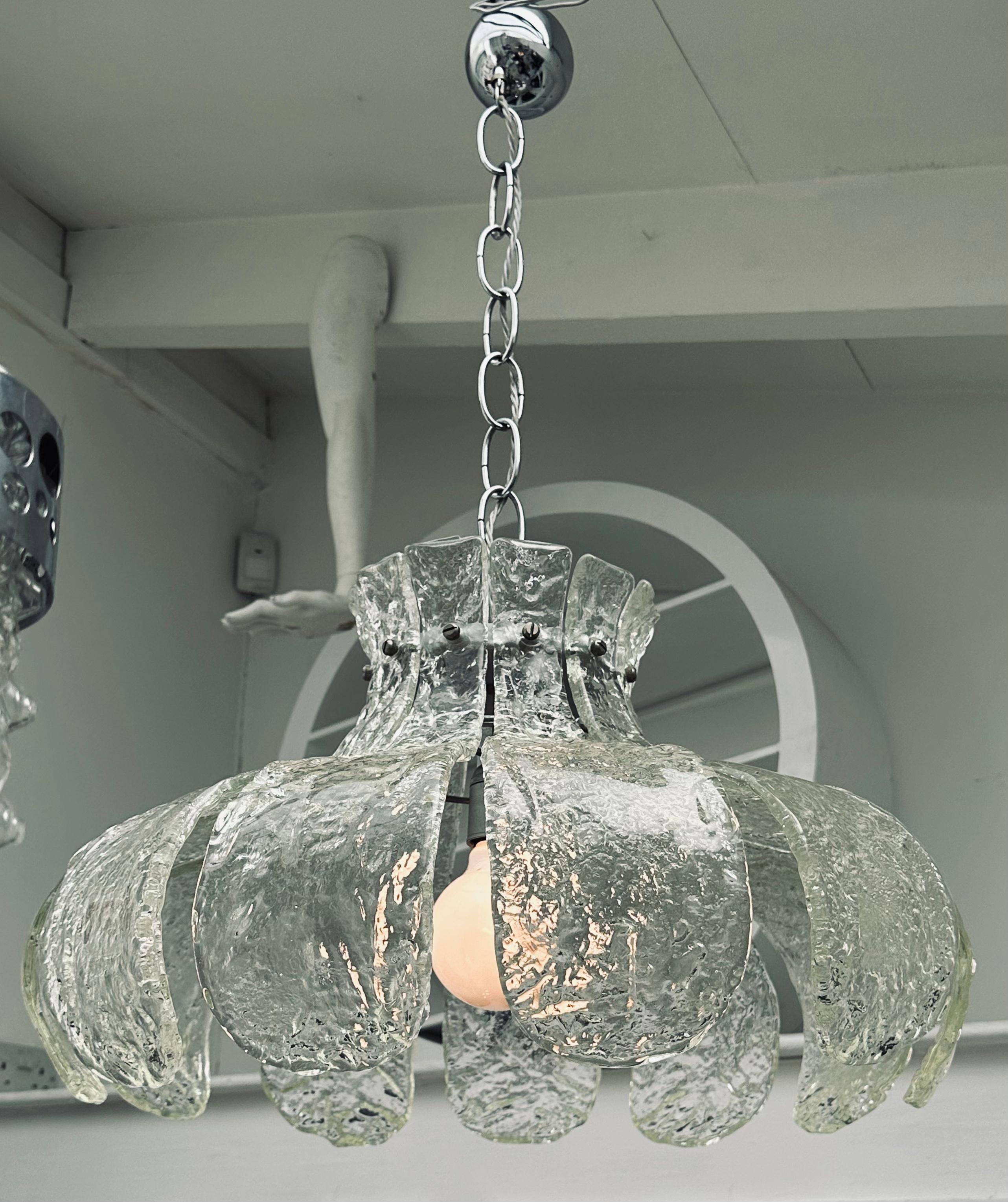 Polished 1960s Italian Carlo Nason for Mazzega Murano Clear Glass Petal Chandelier For Sale