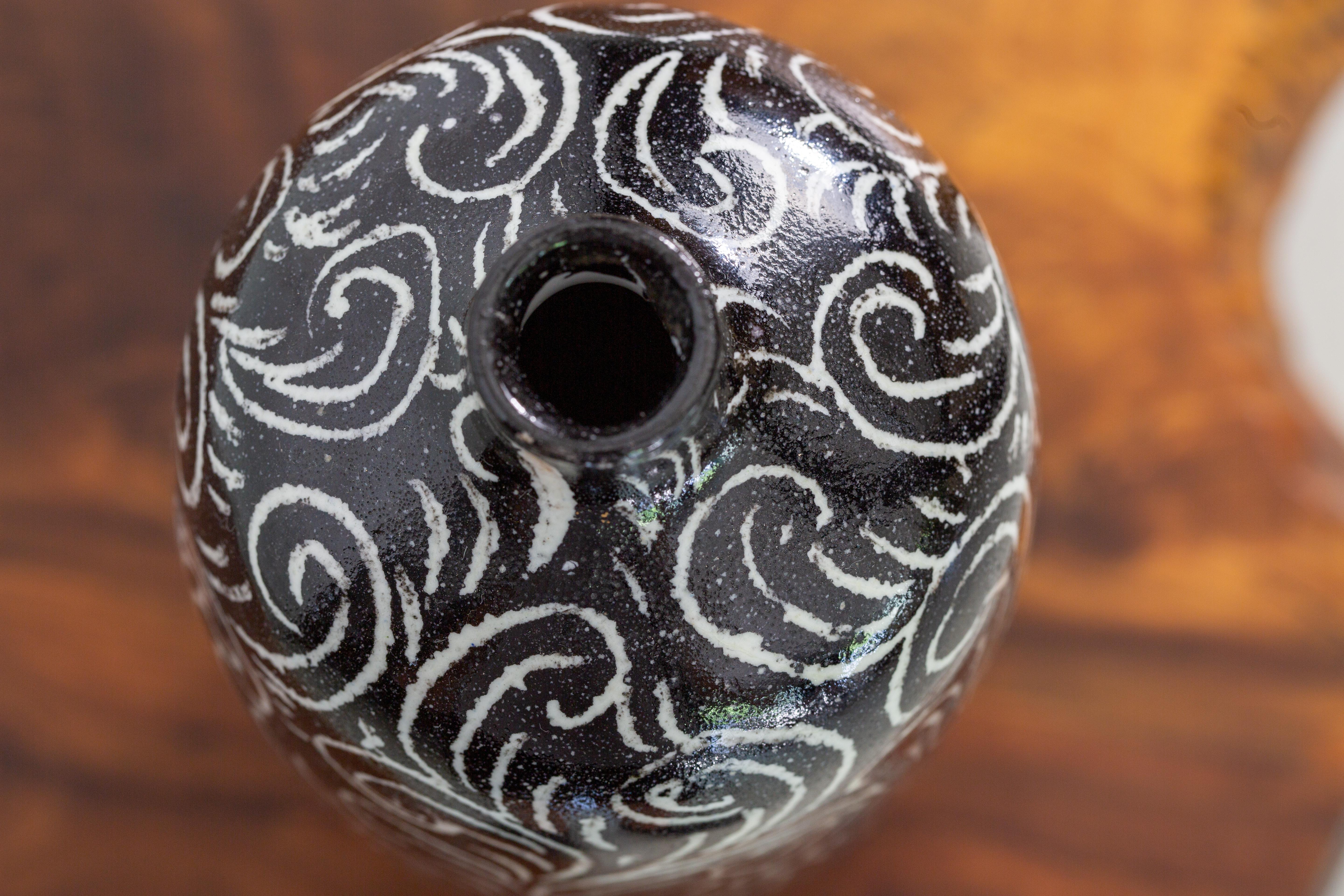 1960s Italian Ceramic Pottery Black White Sgraffito Attributed to Aldo Londi In Good Condition In Virginia Beach, VA