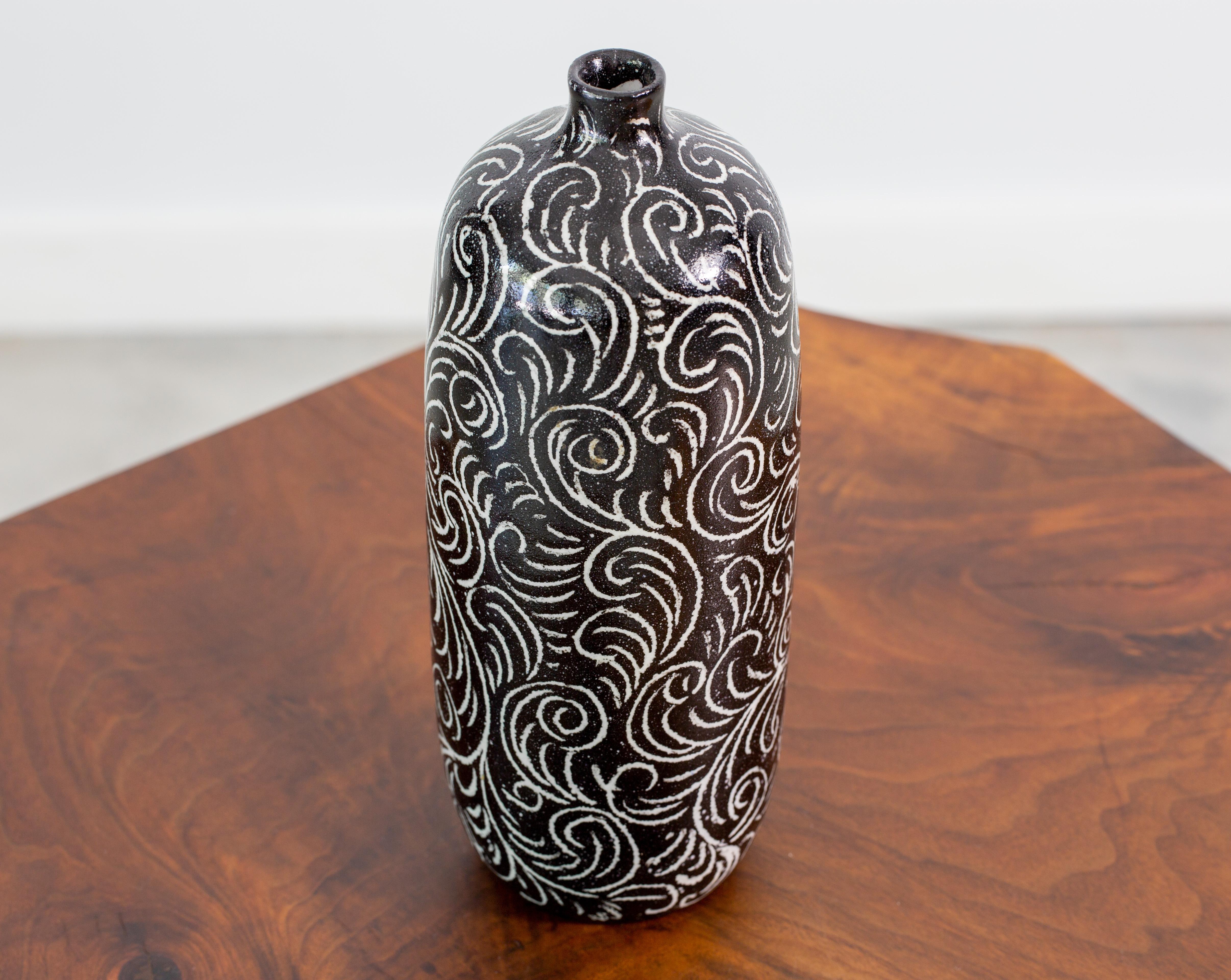 1960s Italian Ceramic Pottery Black White Sgraffito Attributed to Aldo Londi In Good Condition In St.Petersburg, FL