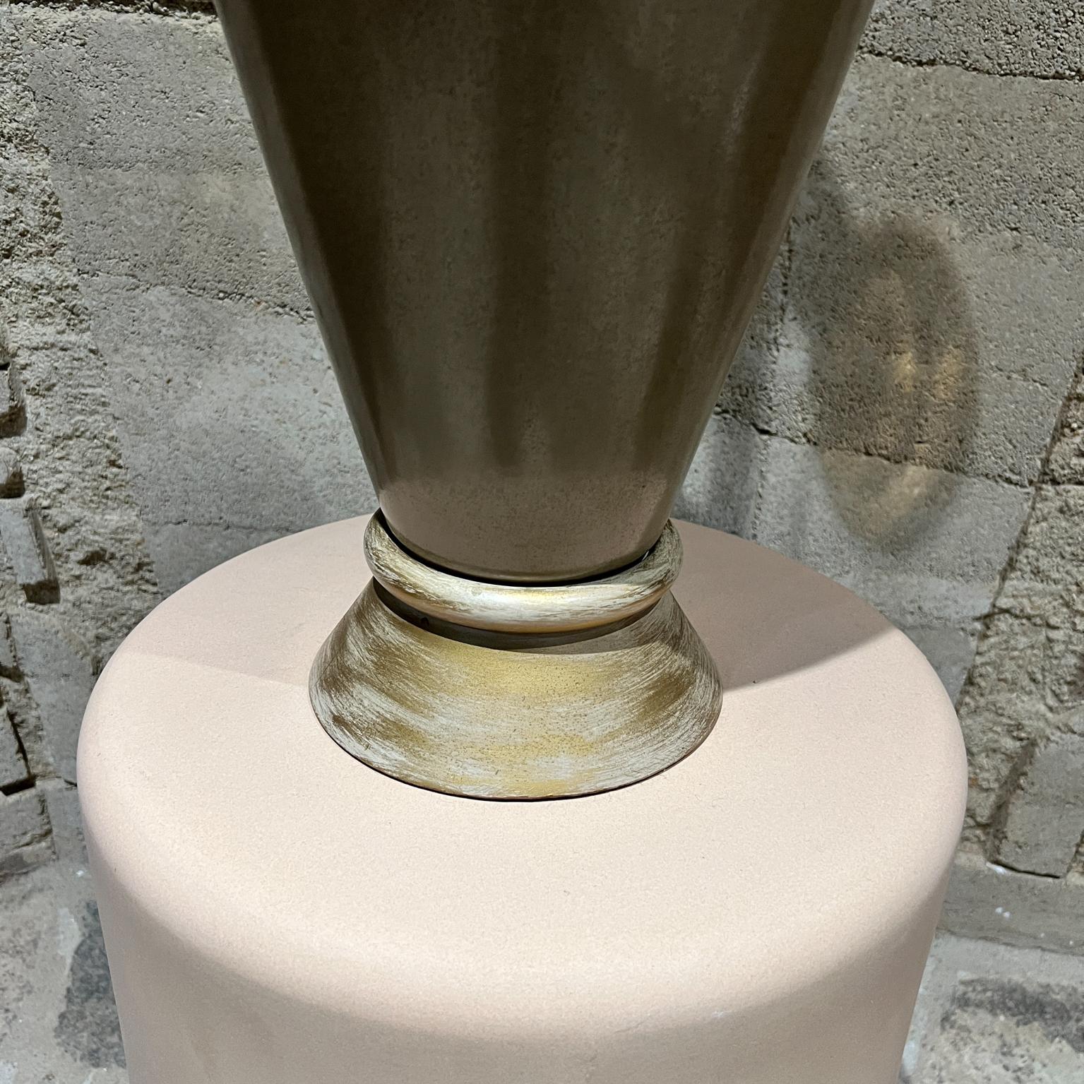 Lámpara de sobremesa de cerámica italiana de los años 60 por The Marbro Lamp Company en venta 3
