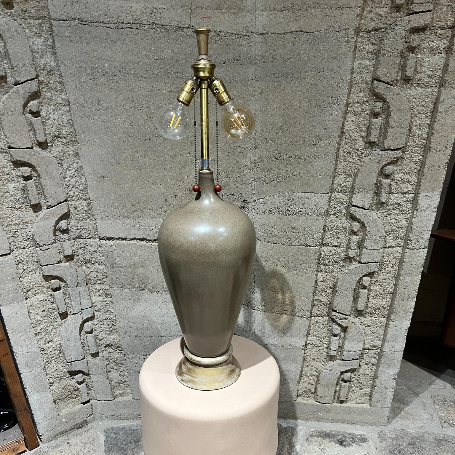 Lámpara de sobremesa de cerámica italiana de los años 60 por The Marbro Lamp Company en venta 4