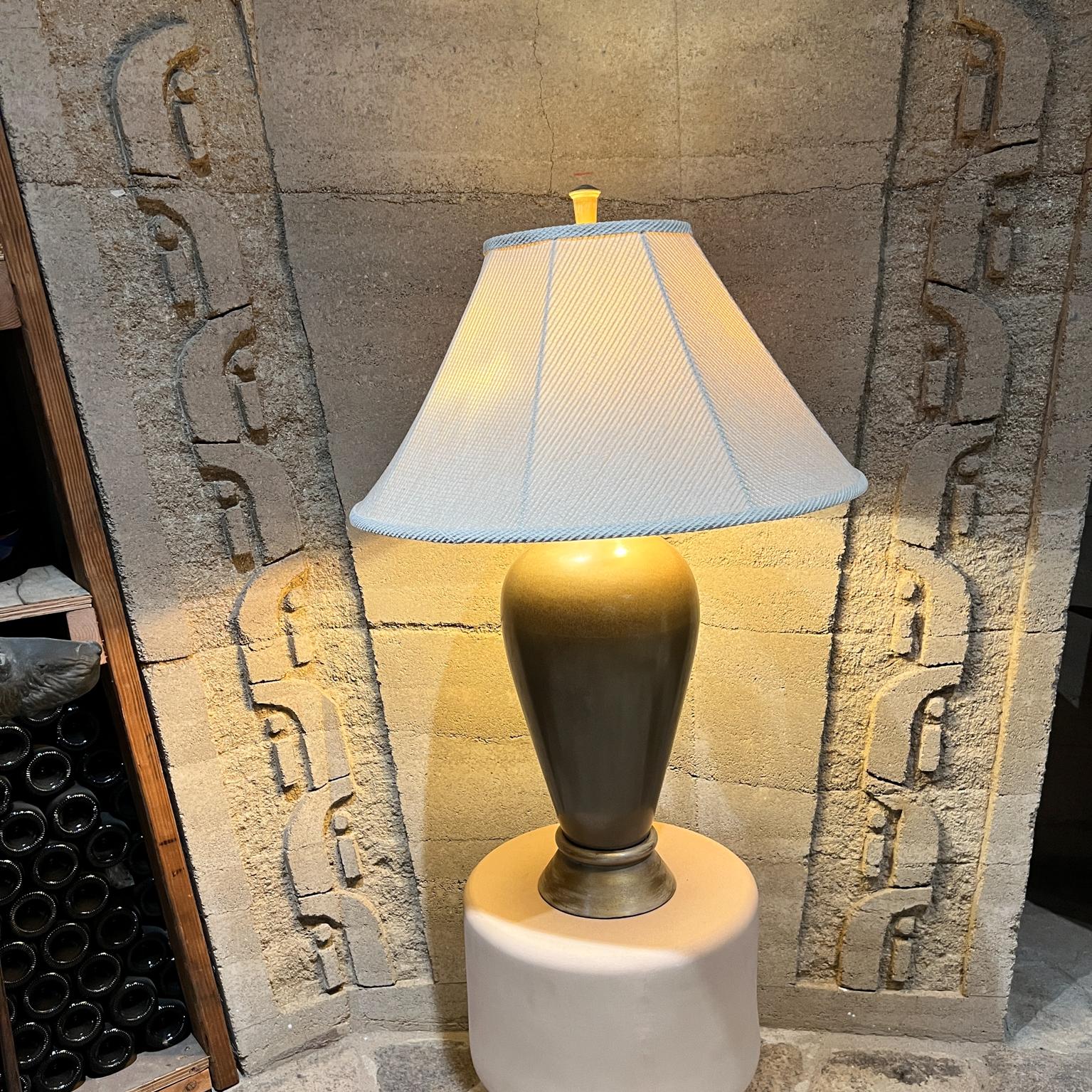Lámpara de sobremesa de cerámica italiana de los años 60 por The Marbro Lamp Company en venta 7