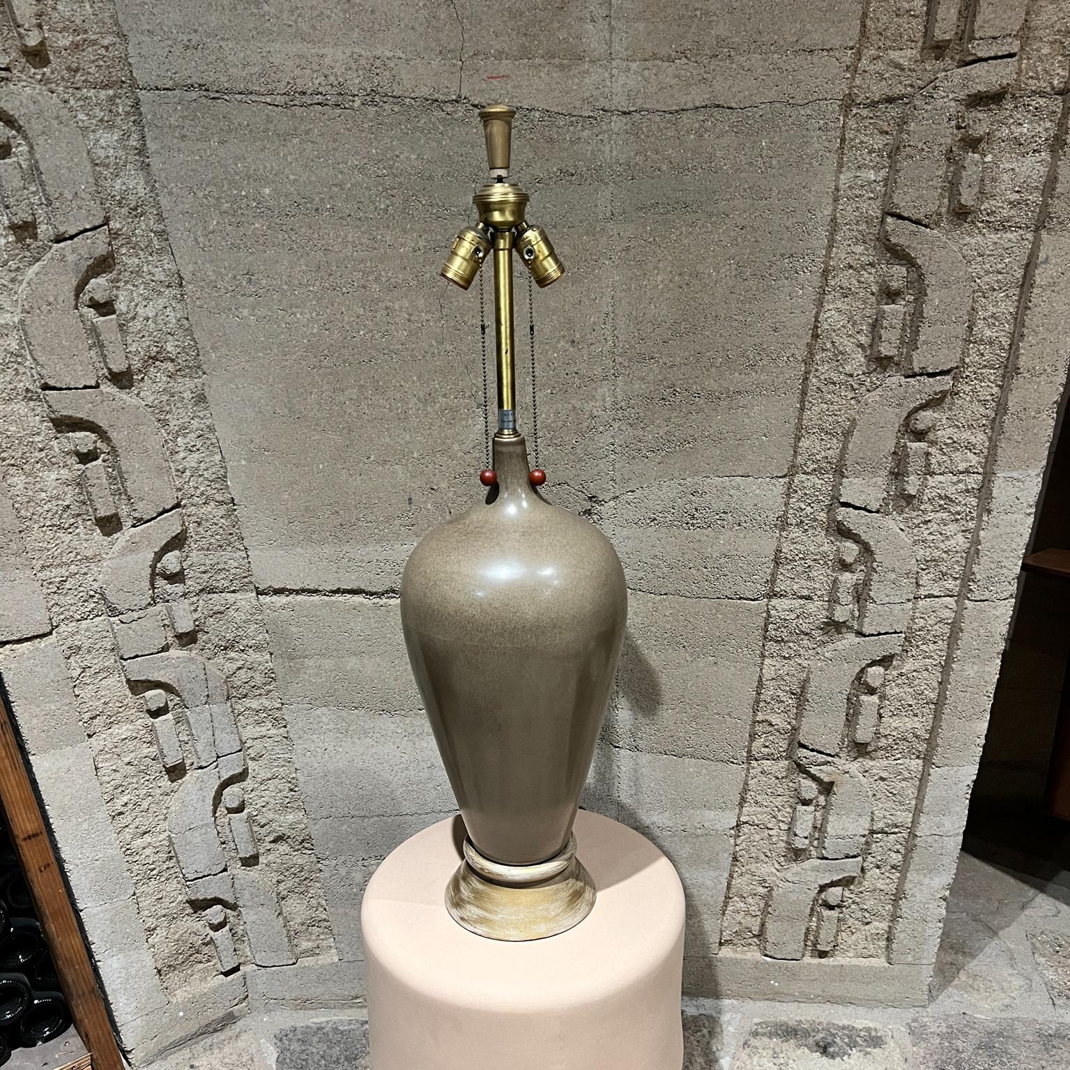 Lámpara de sobremesa de cerámica italiana de los años 60 por The Marbro Lamp Company en venta 8