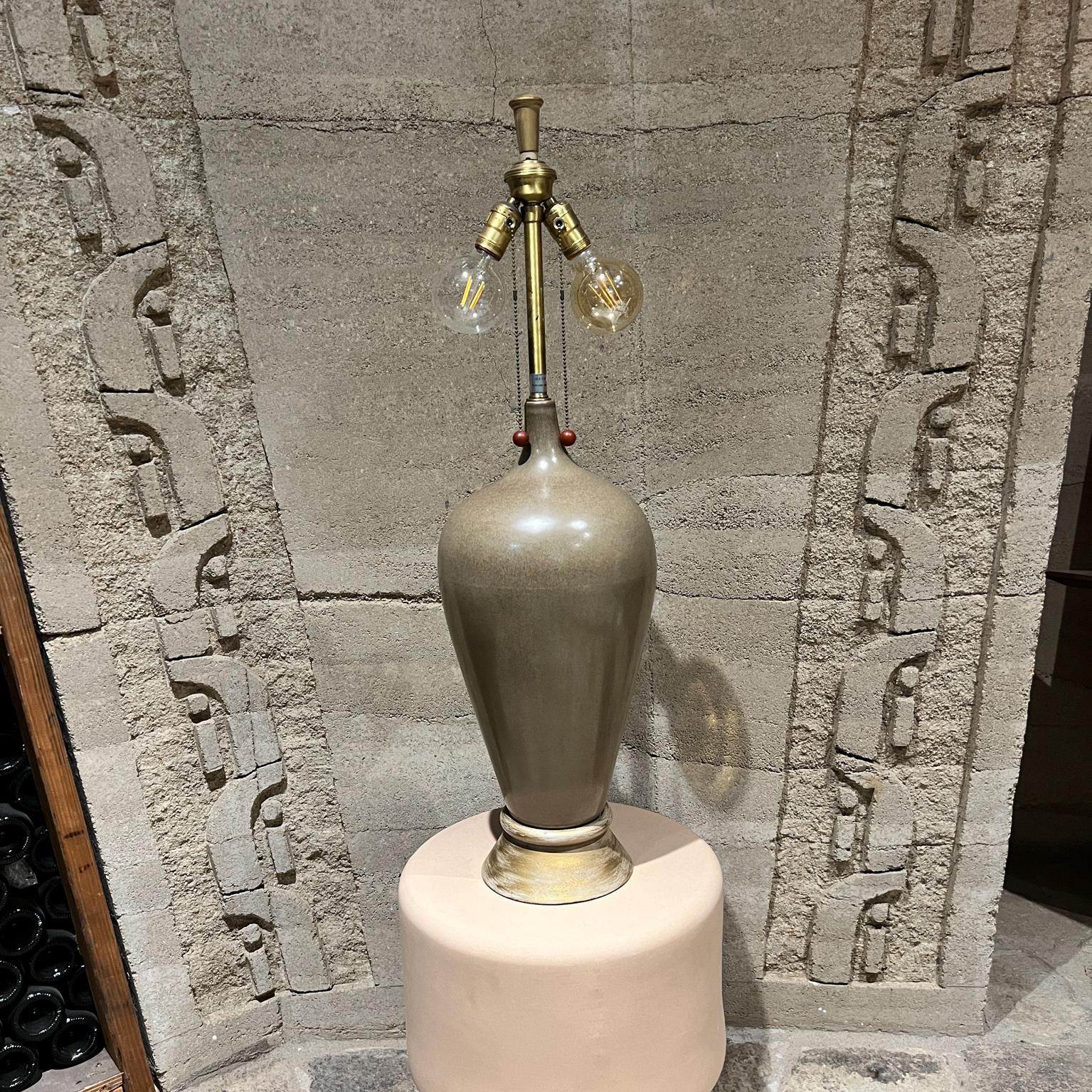 Lámpara de sobremesa de cerámica italiana de los años 60 por The Marbro Lamp Company Moderno de mediados de siglo en venta