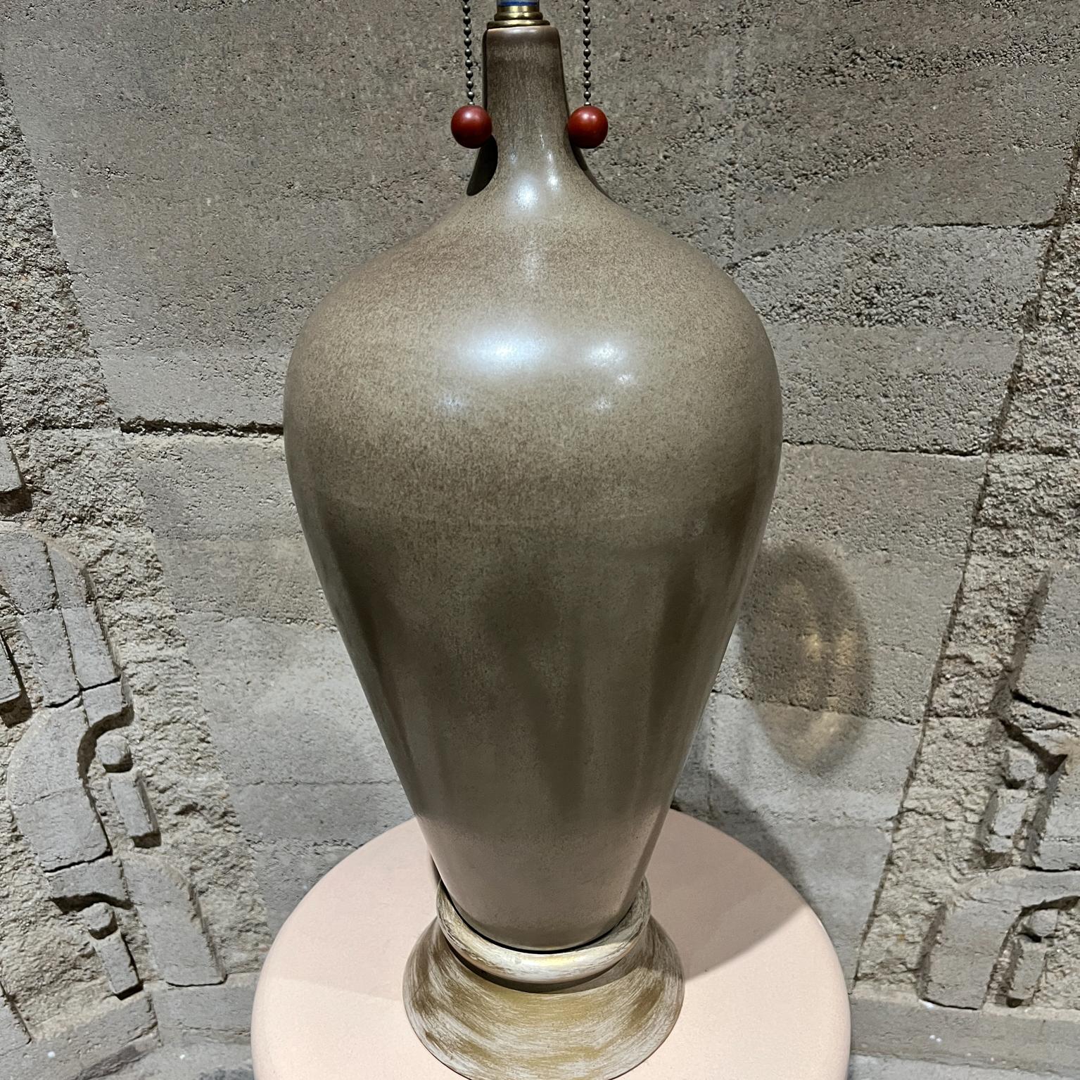 Lámpara de sobremesa de cerámica italiana de los años 60 por The Marbro Lamp Company en venta 2