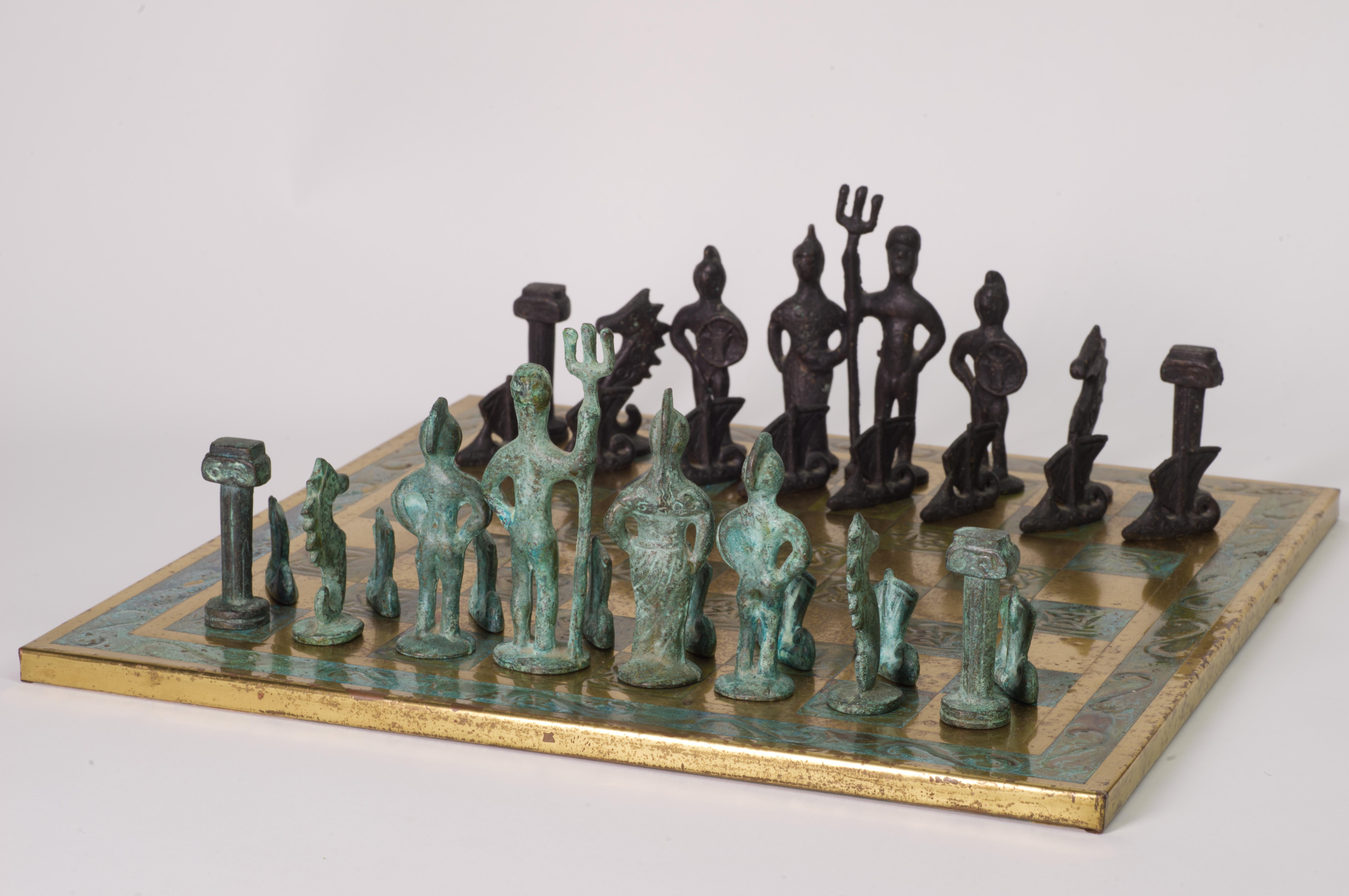 Italienisches Schachspiel aus den 1960er Jahren aus patinierter Bronze. (Brutalismus) im Angebot