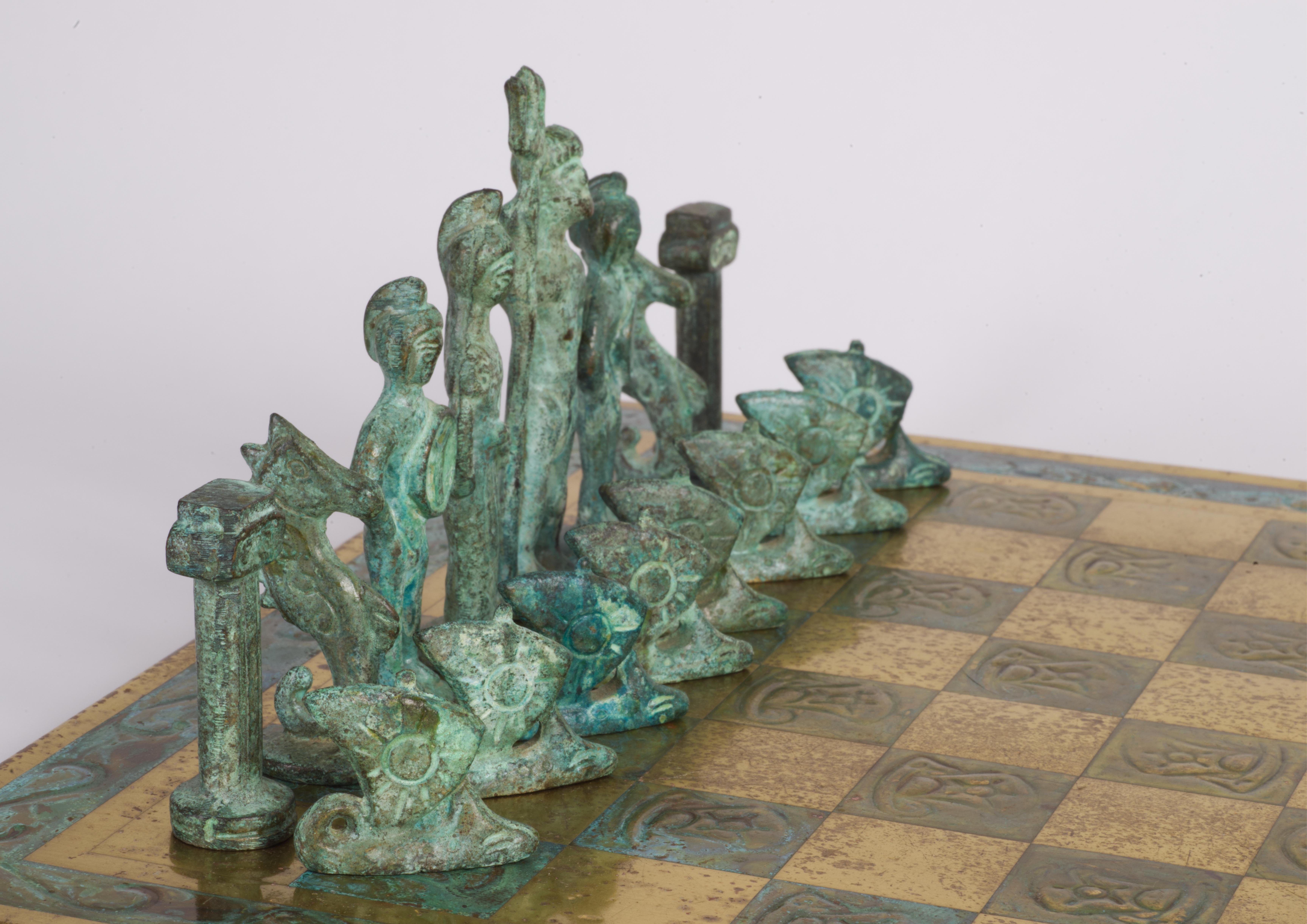 Italienisches Schachspiel aus den 1960er Jahren aus patinierter Bronze. im Zustand „Gut“ im Angebot in Clifton Springs, NY