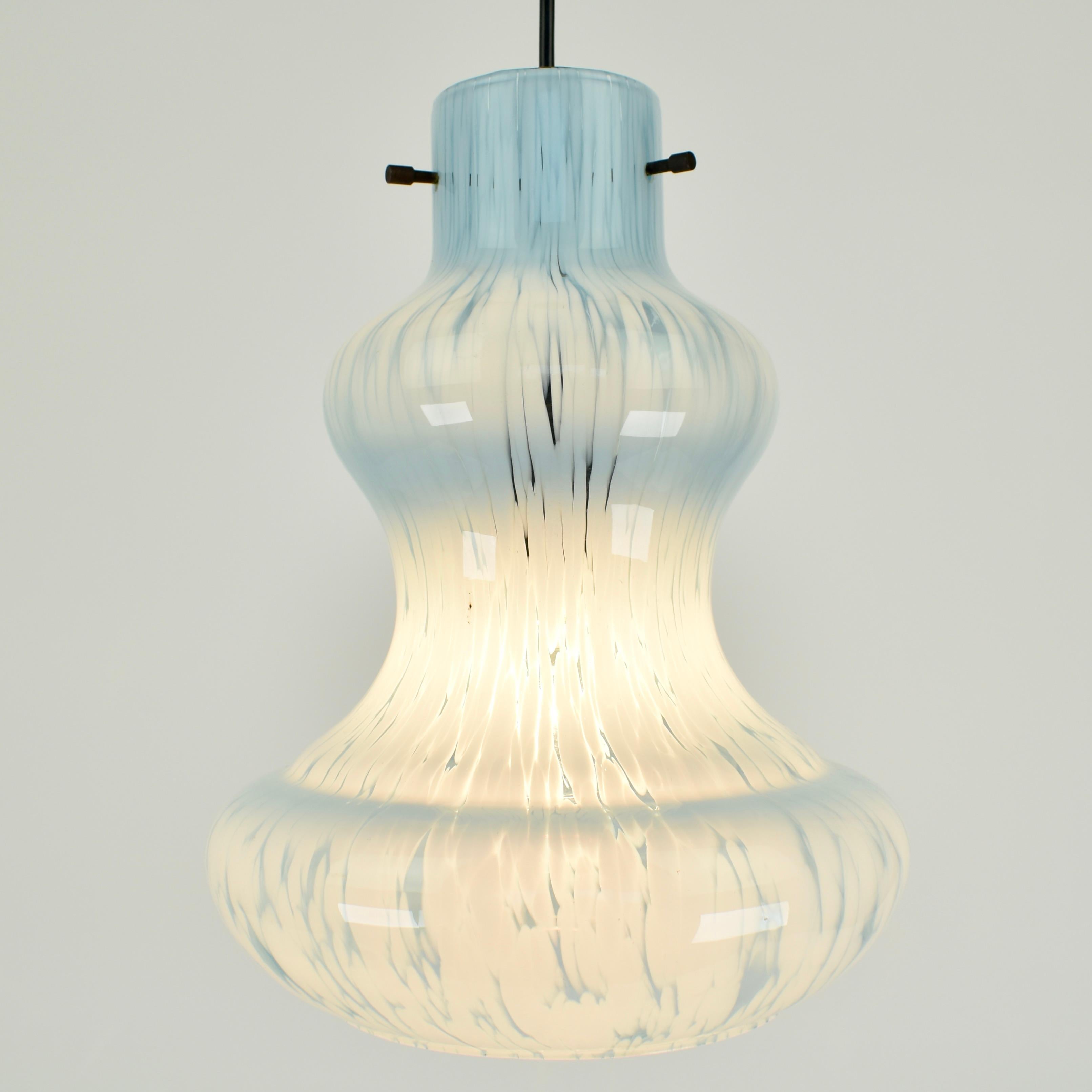 Lampada a sospensione in vetro a nuvola italiana del 1960 In condizioni buone in vendita a AMSTERDAM, NL