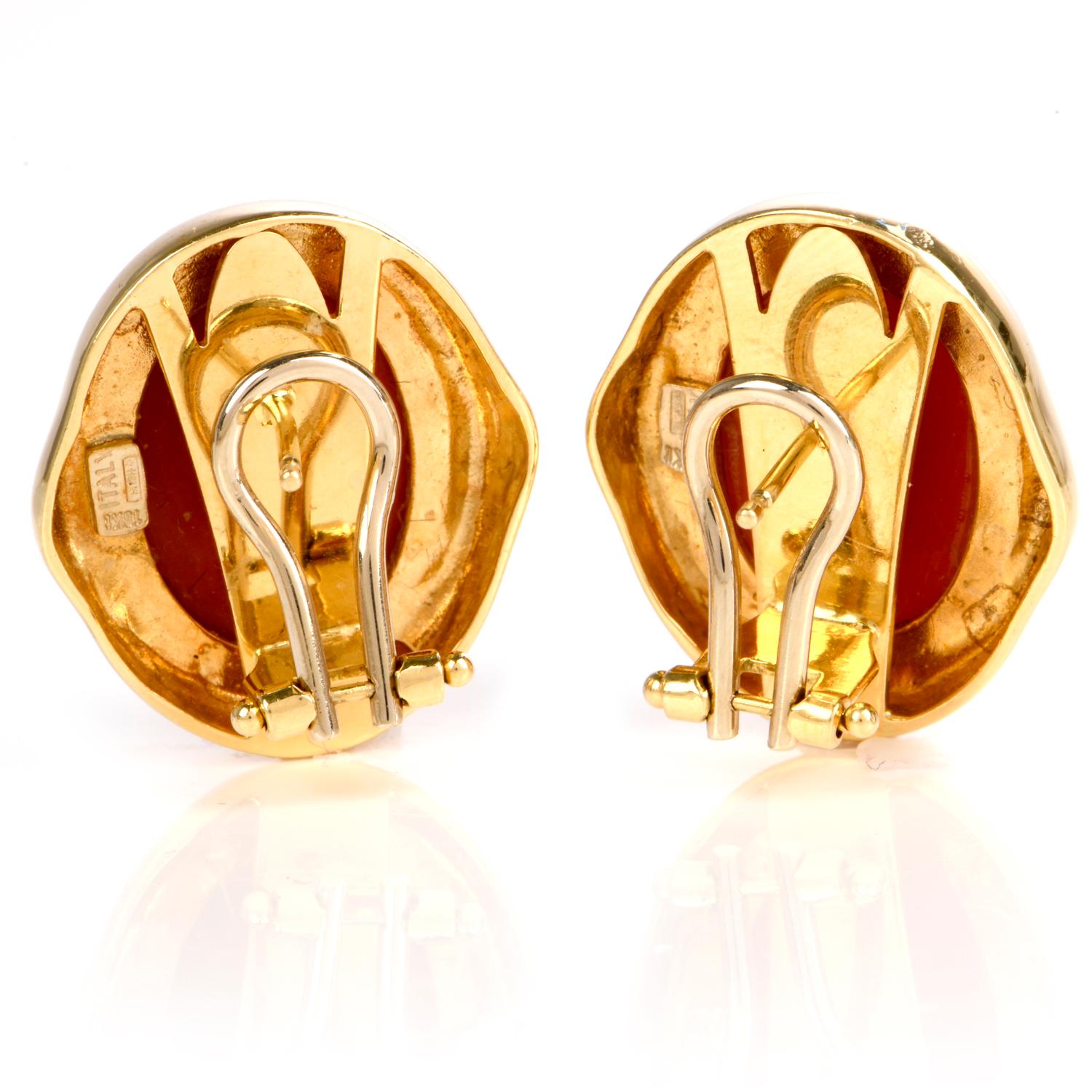 Retro 1960s Italian Coral 18 Karat Yellow Gold Earrings
