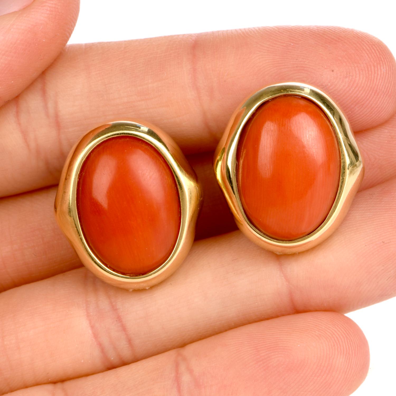 1960s Italian Coral 18 Karat Yellow Gold Earrings In Excellent Condition In Miami, FL