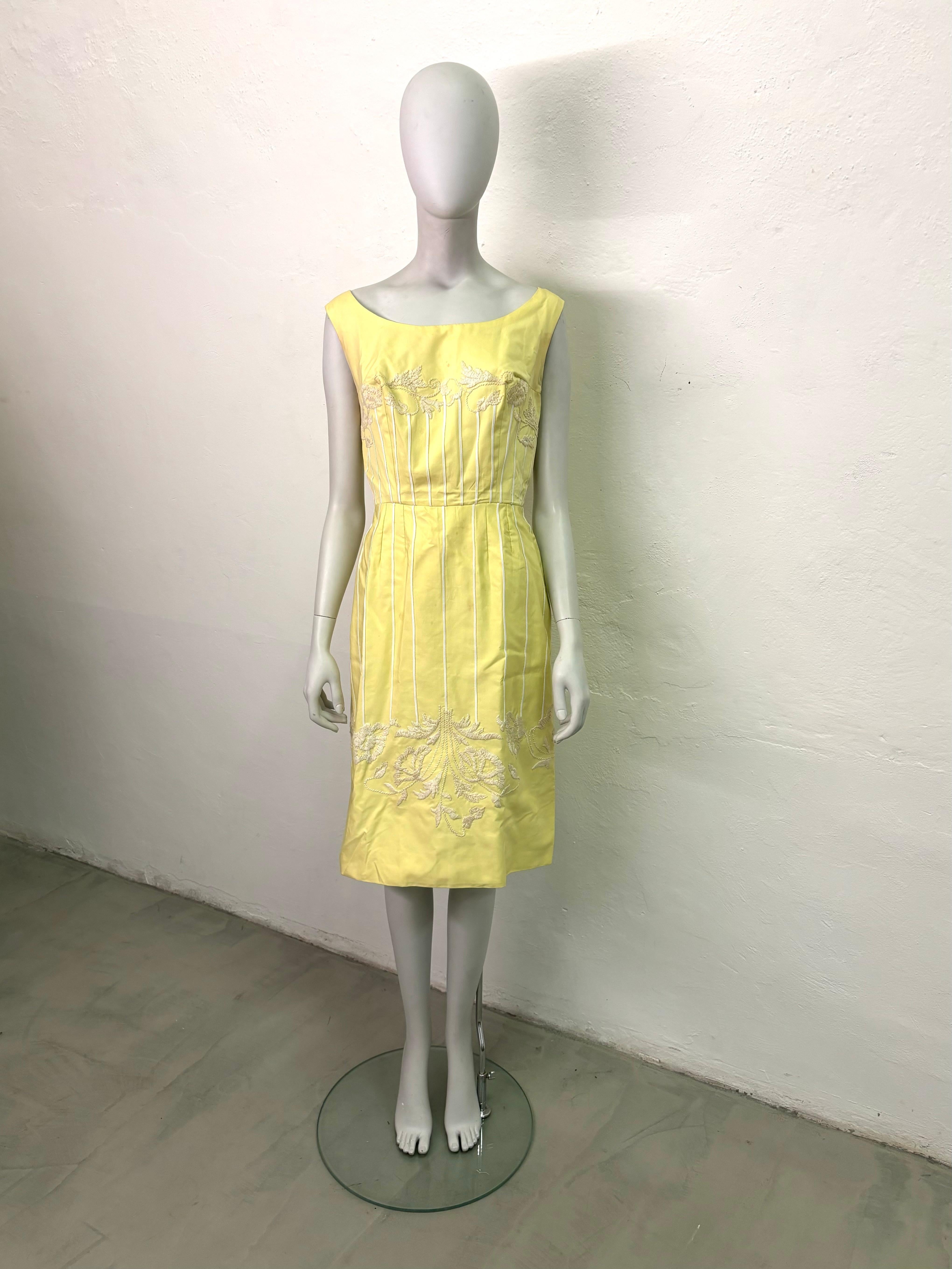 1960er Italienisches Couture Kleid mit gelber Stickerei Damen im Angebot
