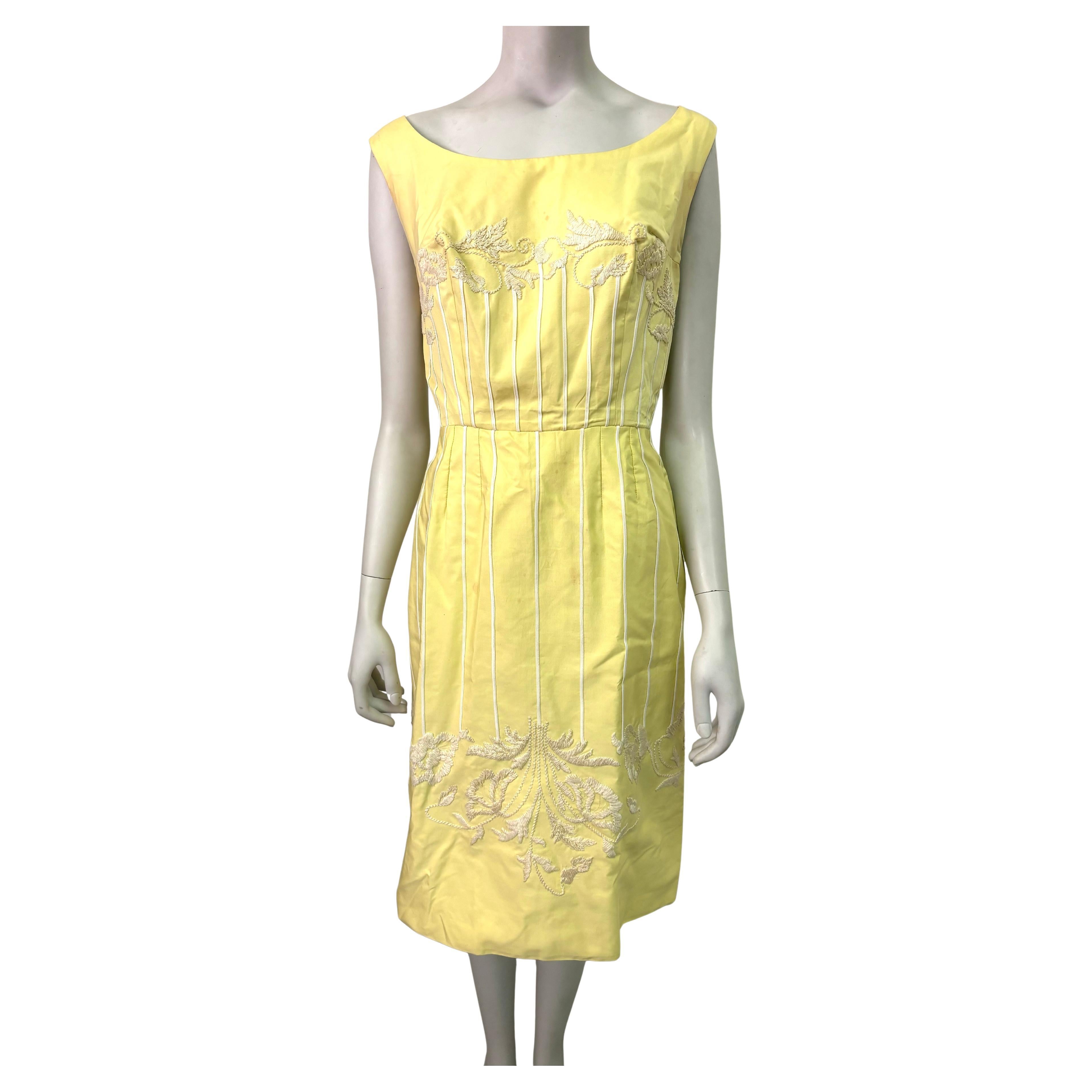 1960er Italienisches Couture Kleid mit gelber Stickerei im Angebot