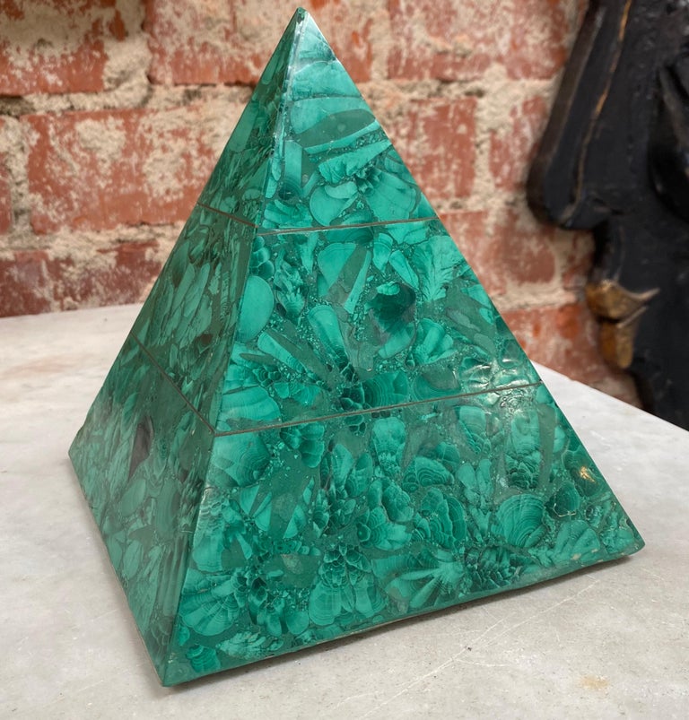Beautiful Italian decorative pyramid object made with malachite.
An iconic piece that will complete a midcentury style living room or studio with its timeless elegance.