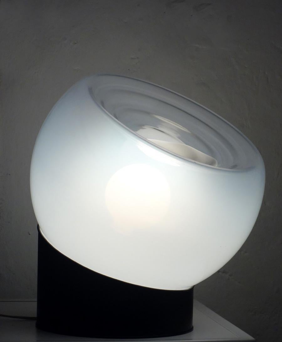 italien 1960's Italian Design Space Ane by Selenova Lampe de table en métal noir et verre en vente