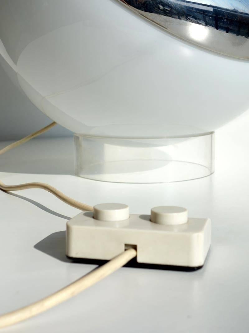 1960s Italian Design Spaceage Globe Glass Table Lamp In Excellent Condition For Sale In Brescia, IT