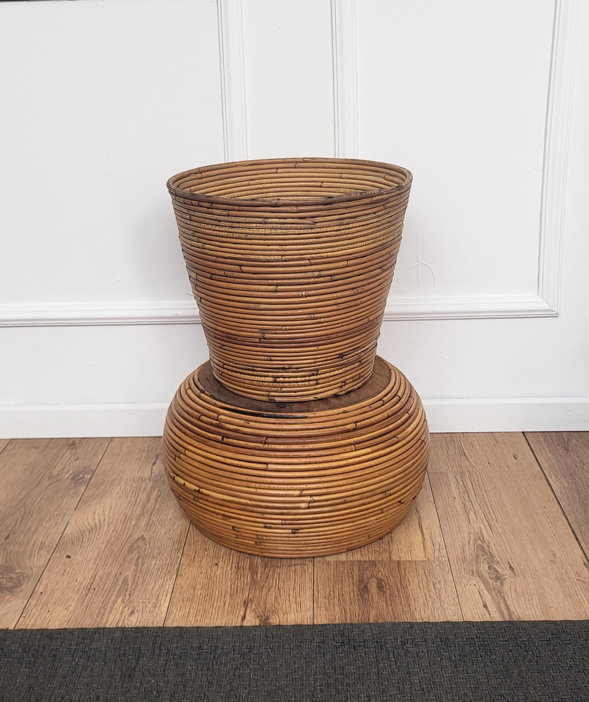 1960s Italian Designer Bamboo Rattan Bohemian Organic Vase In Good Condition For Sale In Carimate, Como